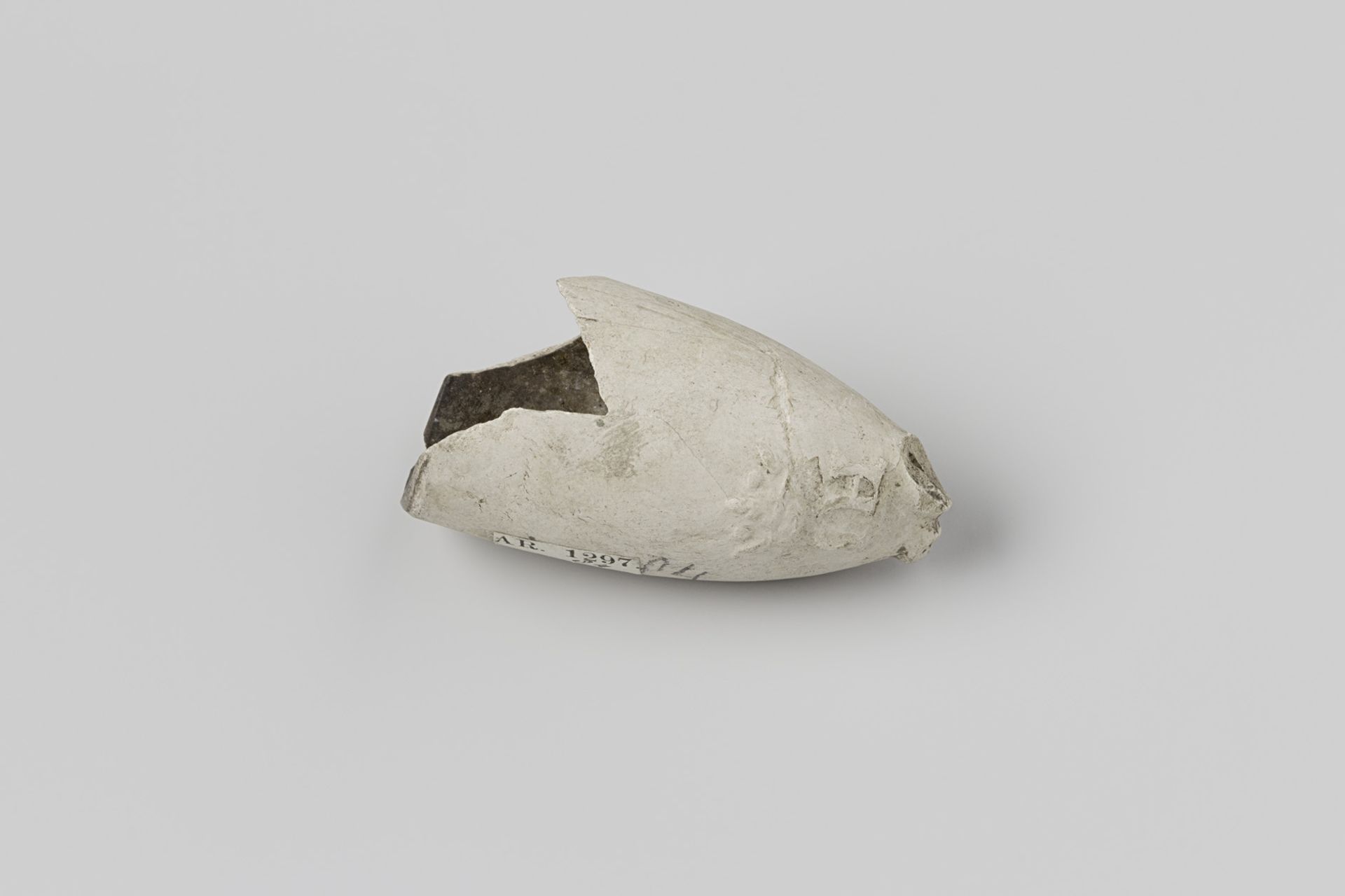 Fragment pijpenkop by Jan Fransz. Heeneman
