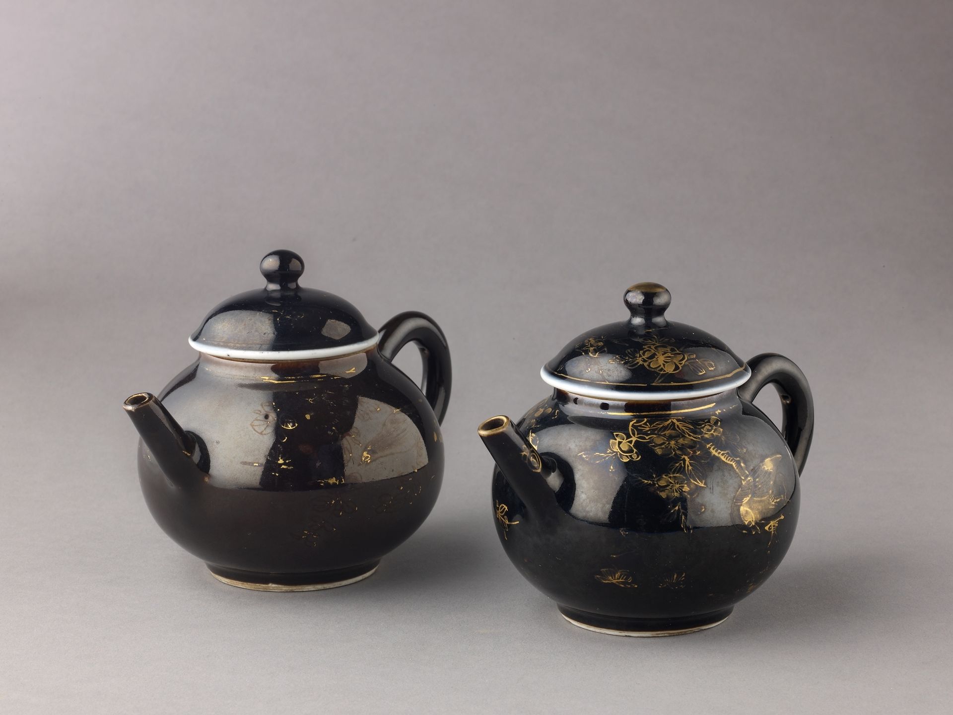Covered teapot or winepot (pair with 1975.1.1702) by Chinese
