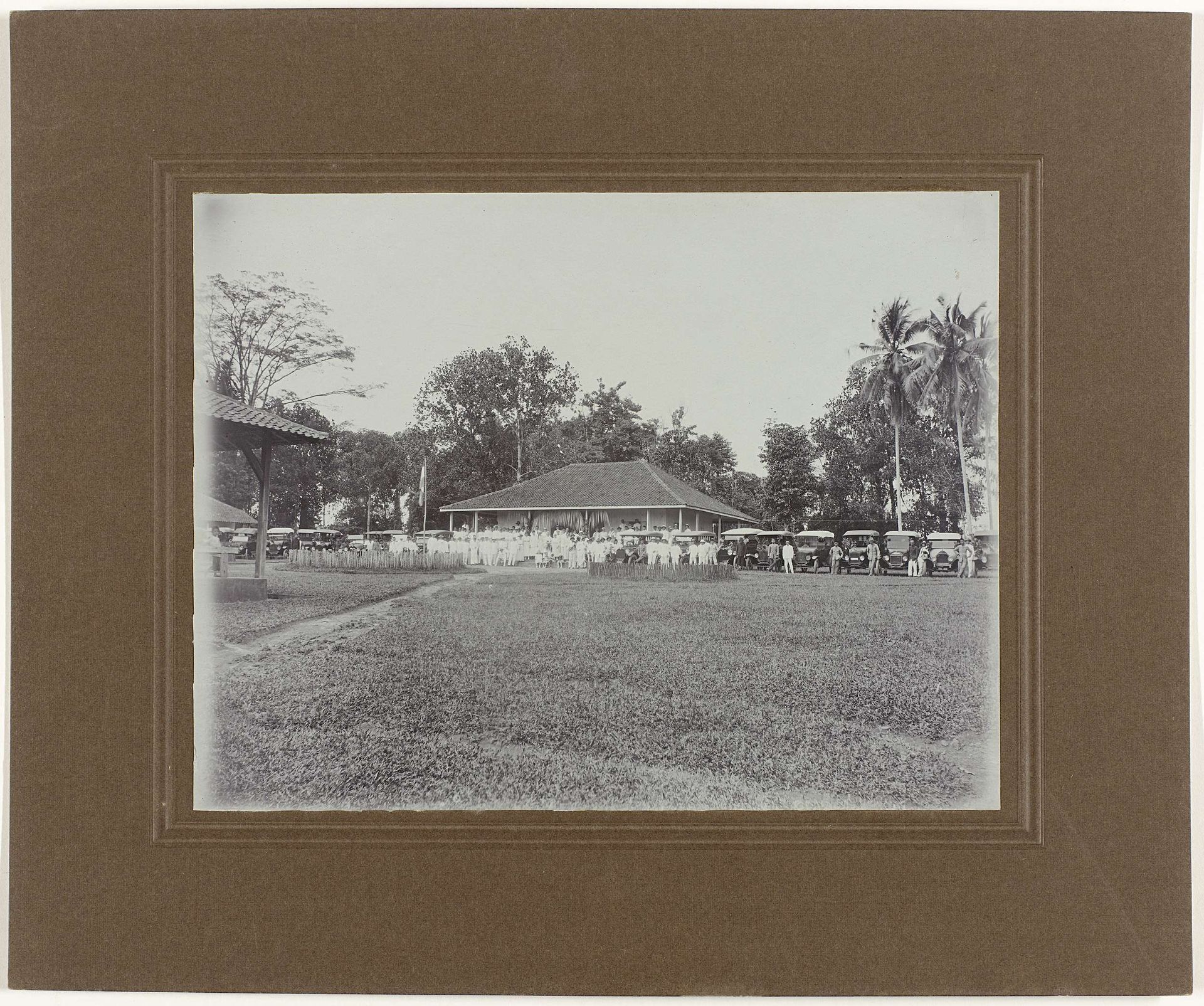Groepsfoto te Pankalpinang, 1919 by Anonymous