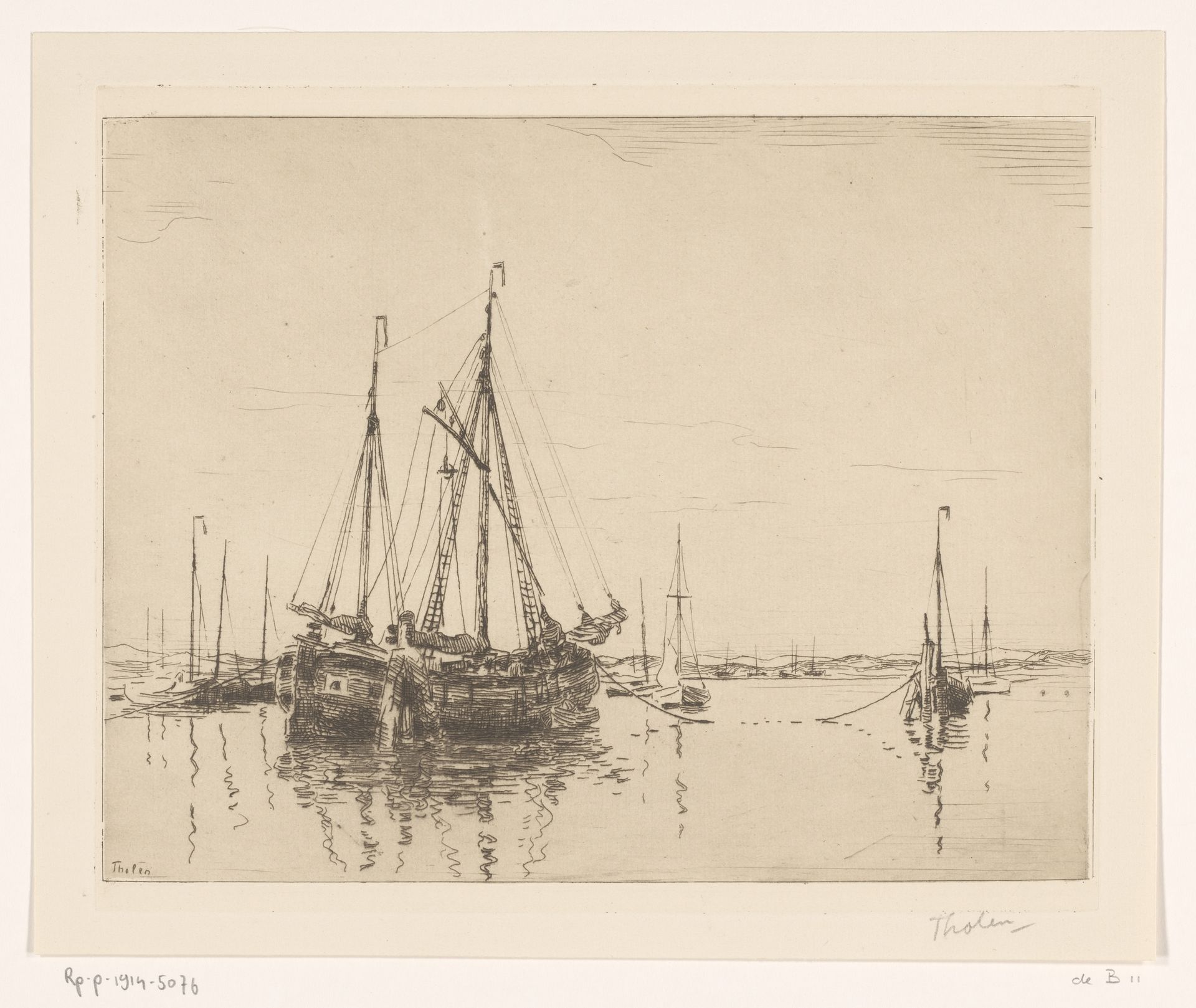 Haven met aangemeerde tweemaster by Willem Bastiaan Tholen