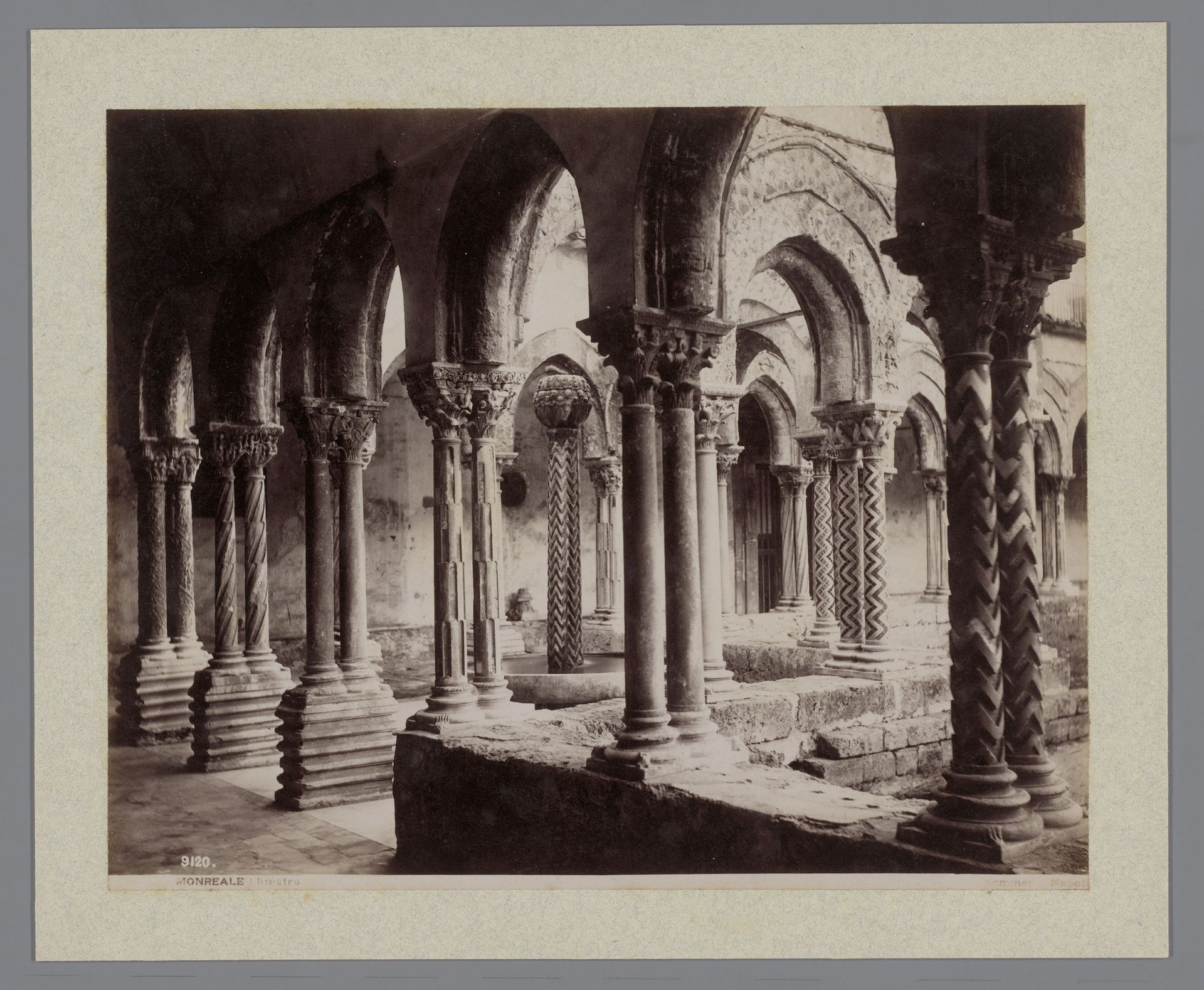 Kloostergang van de kathedraal van Monreale, Sicilië by Giorgio Sommer
