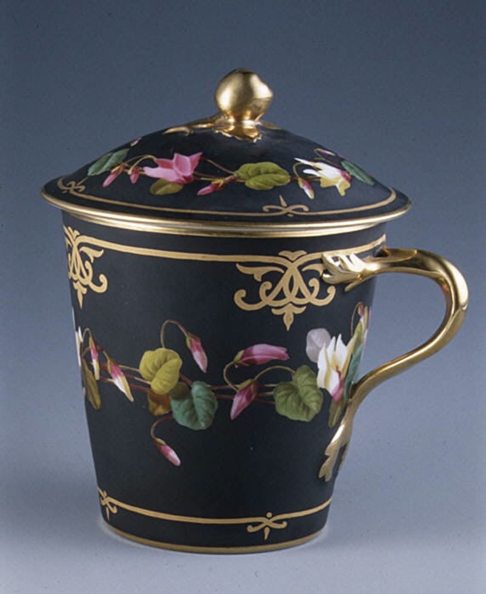 Cup with cover by Jean-Baptiste-Edouard Honoré