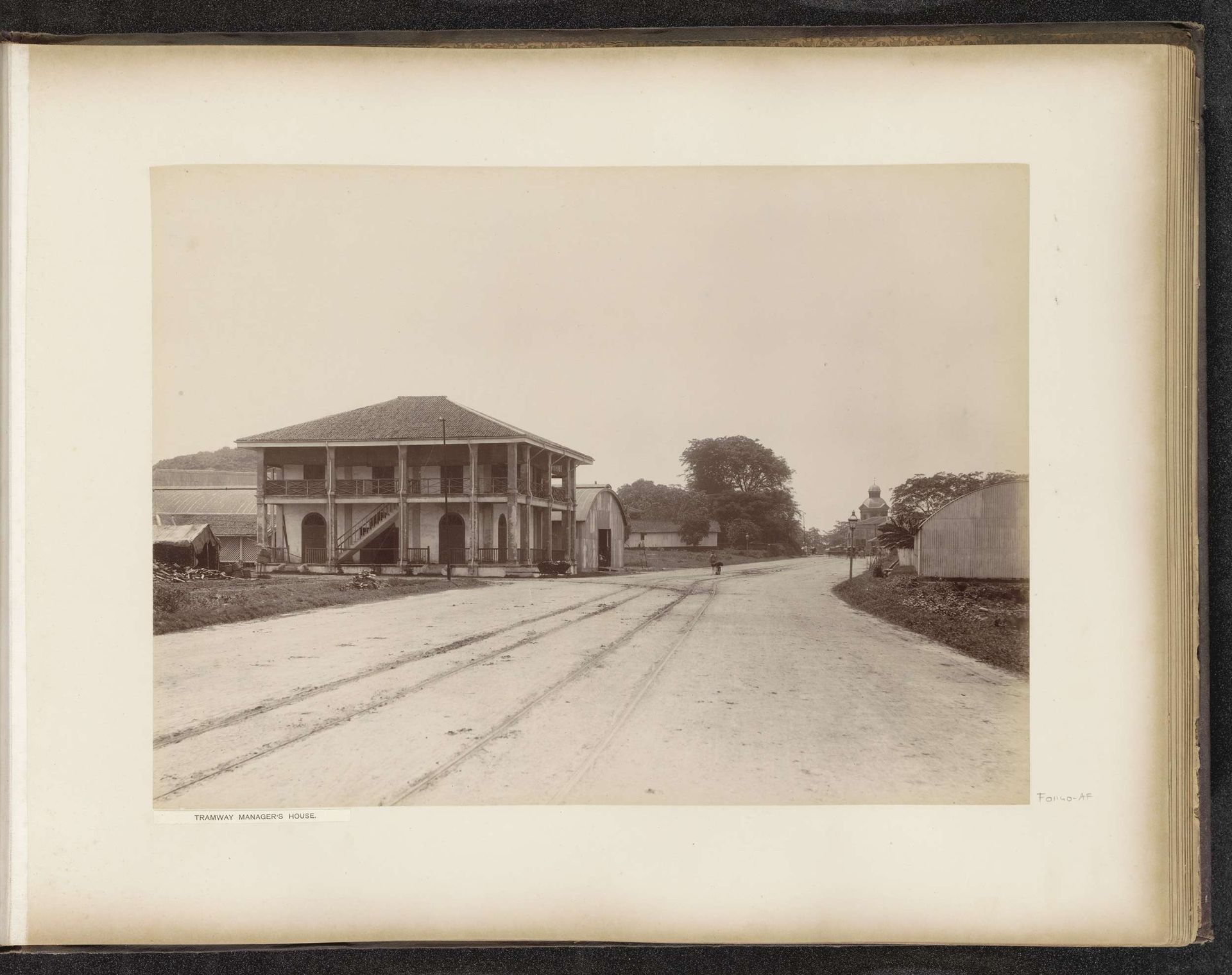 Woonhuis van de directeur van de trammaatschappij van Tanjong Pagar in Singapore by G.R. Lambert & Co.