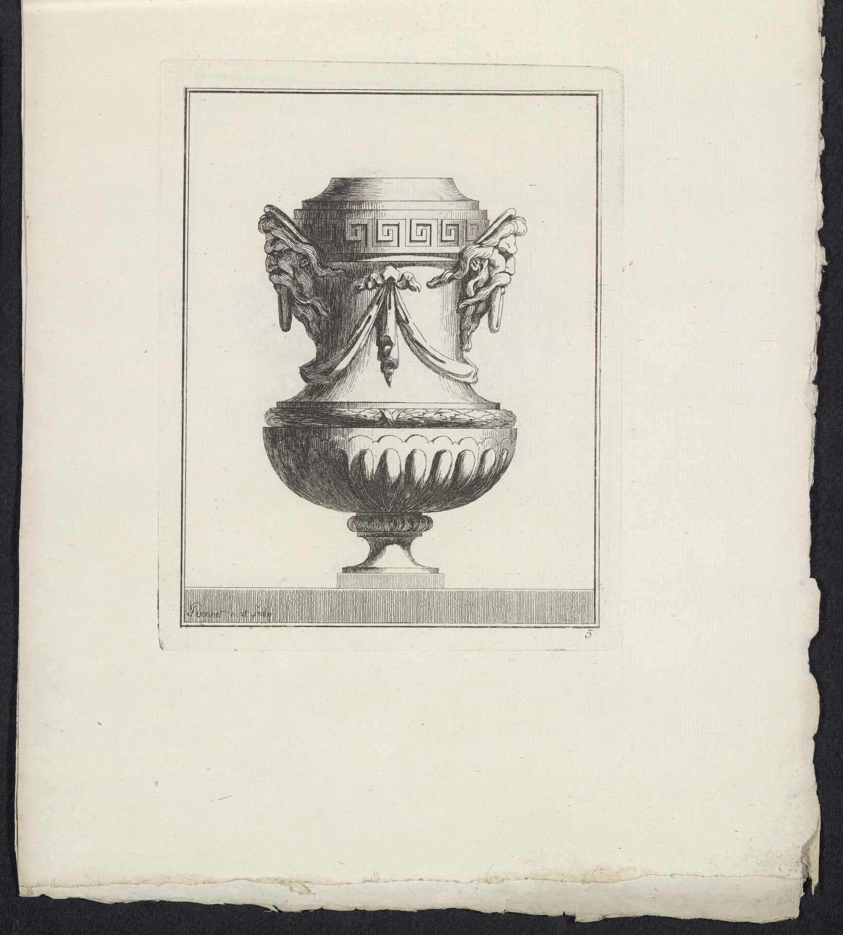 Vaas met gezichten by L.N. Percenet