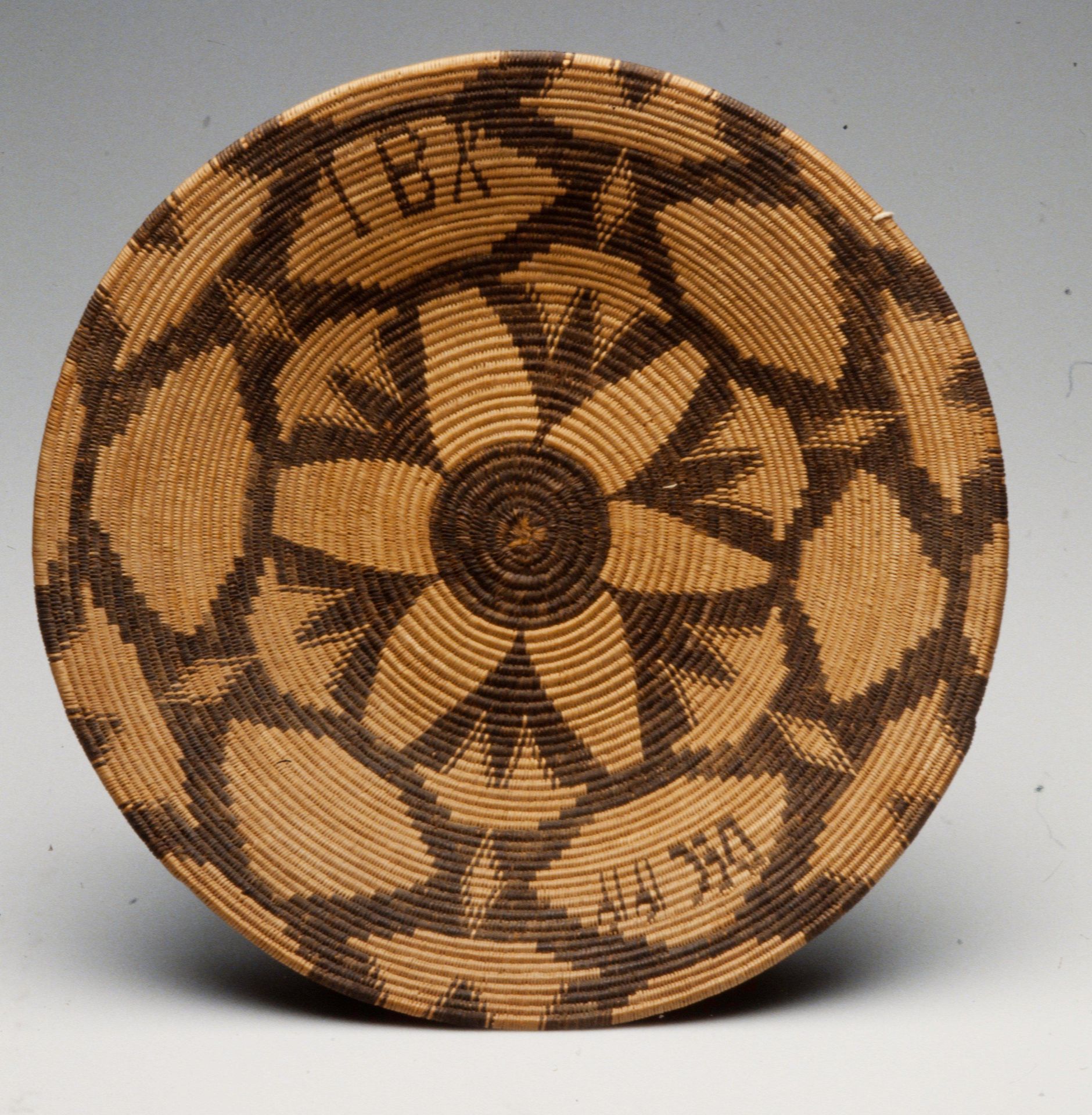 Basket by Indé (Apache)