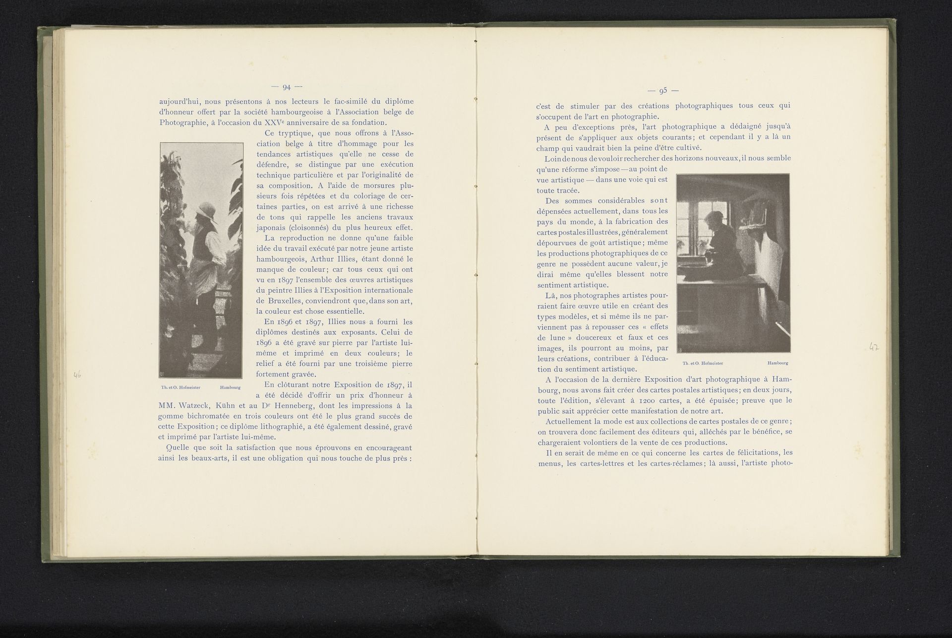 Onbekende vrouw zit op het keukenblad by Th. u. O. Hofmeister