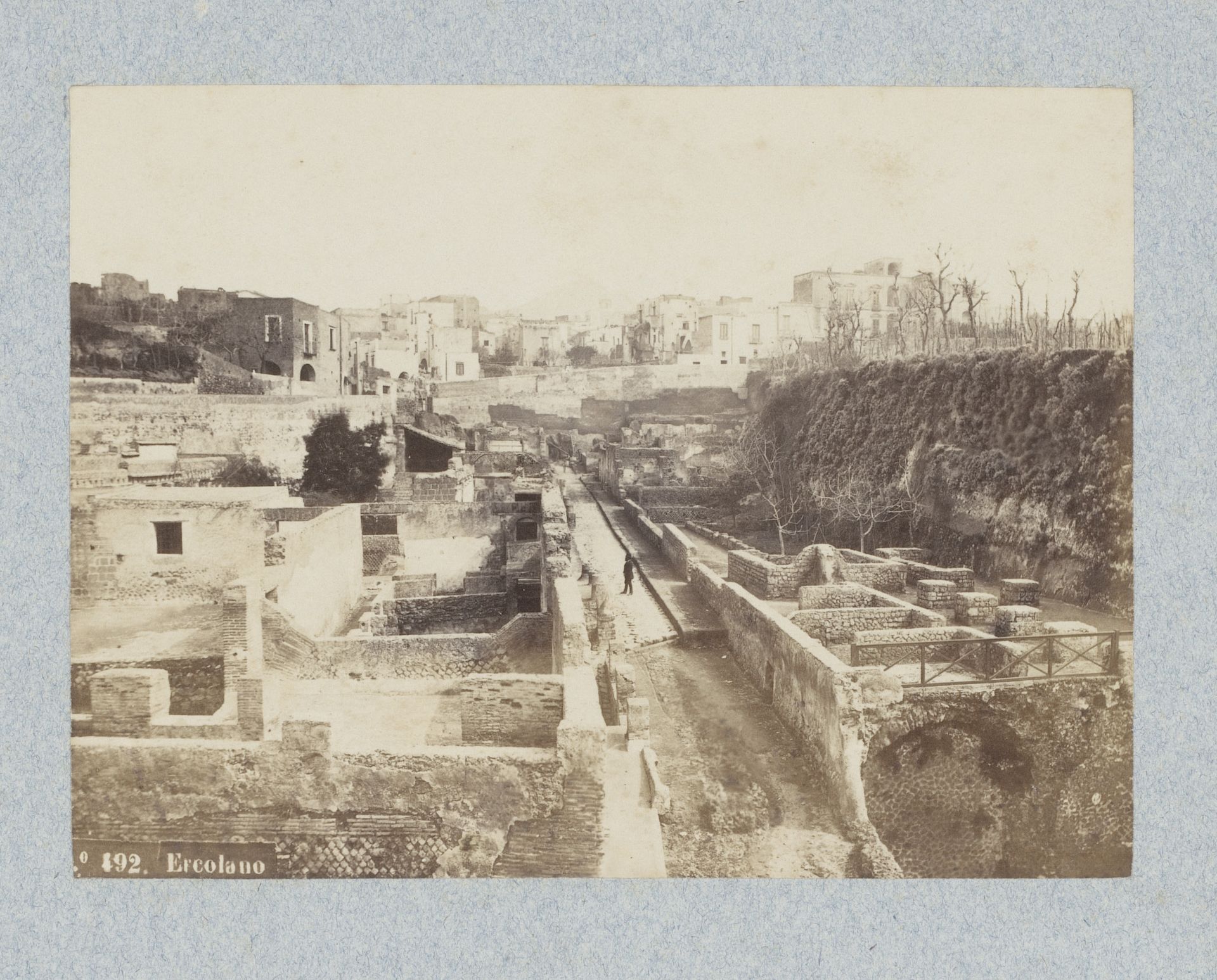 Opgegraven huizen in Herculaneum by Roberto Rive