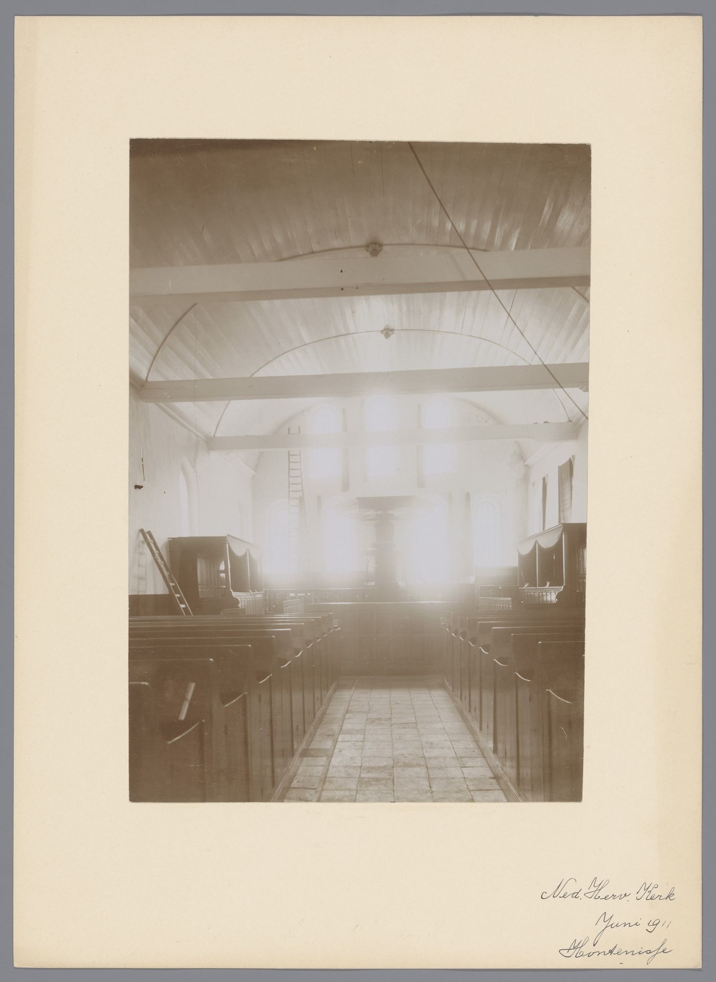 Interieur van de Hervormde Kerk te Hulst by anoniem (Monumentenzorg)