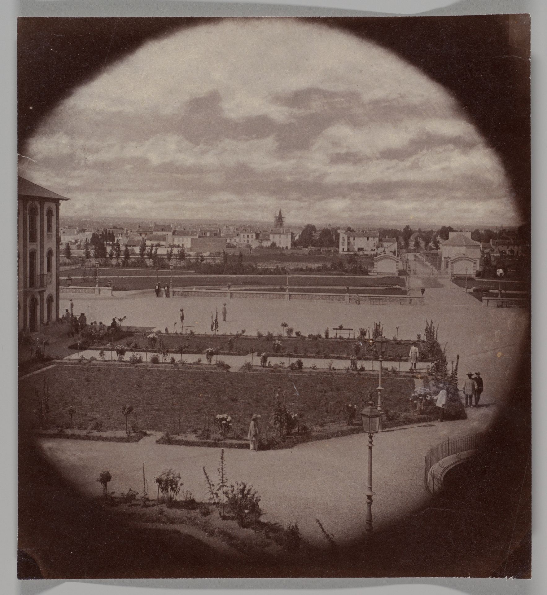 Asile impériale de Vincennes, vue de Charenton by Charles Nègre