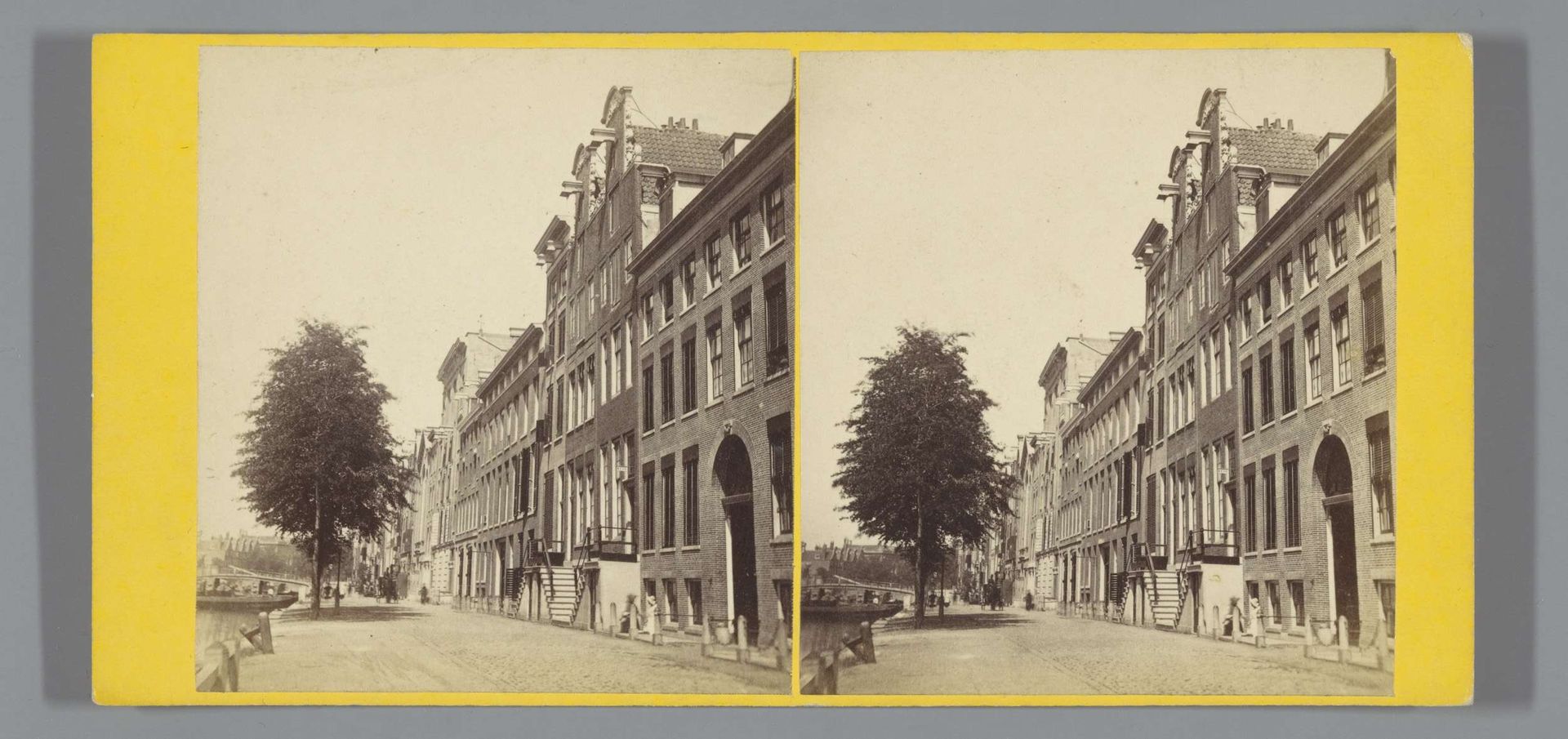 Gezicht op de Keizersgracht bij de Oude Leidsestraat in Amsterdam by Pieter Oosterhuis