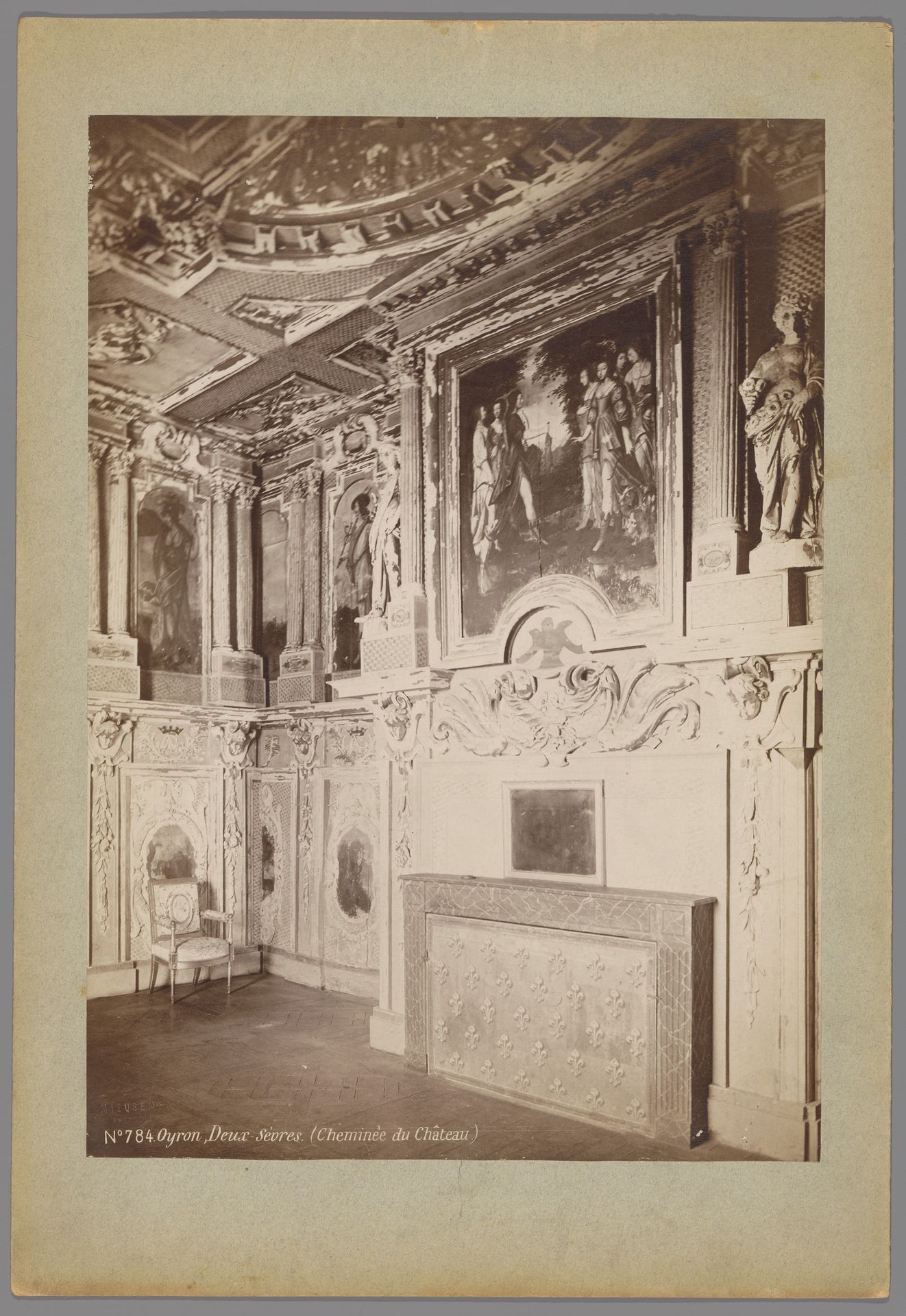 Schouw in het Kasteel van Oiron by Médéric Mieusement