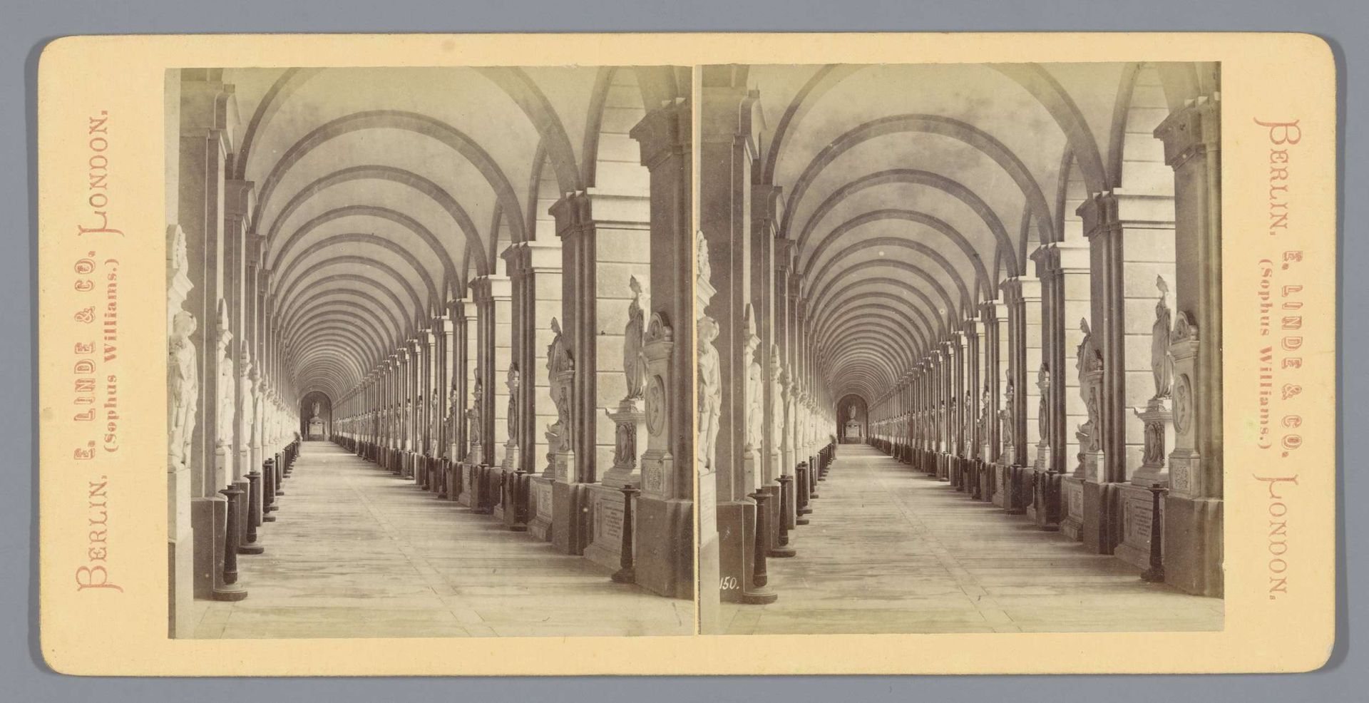 Zuilengang in het Camposanto te Genua by Alfredo Noack