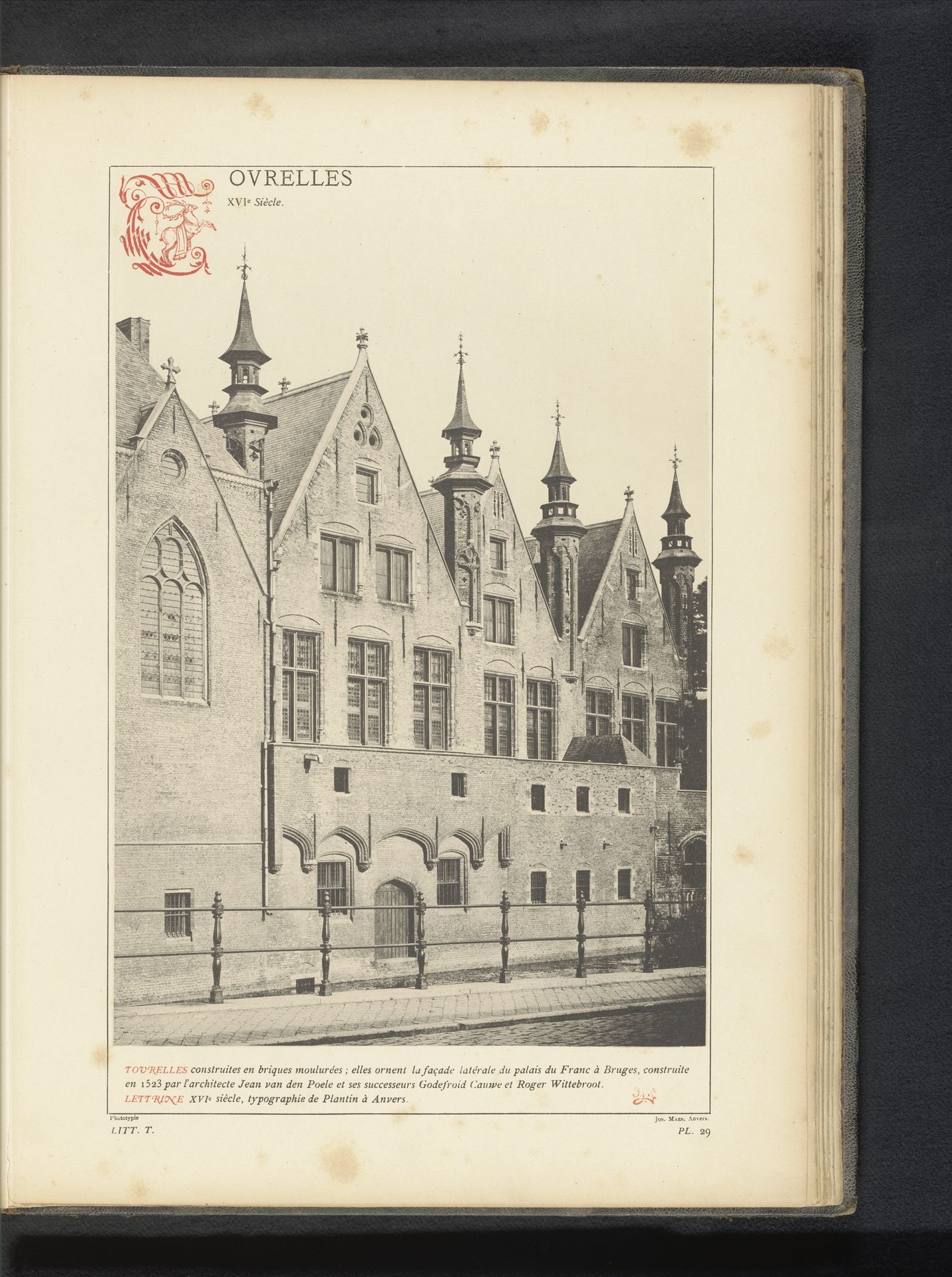 Gezicht op het Landhuis van de Brugse Vrije te Brugge by Anonymous