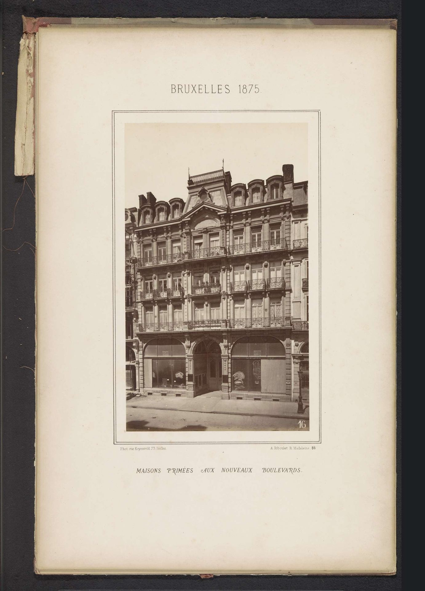 Exterieur van het gebouw op Boulevard du Nord 108 te Brussel by Alexandre de Blochouse
