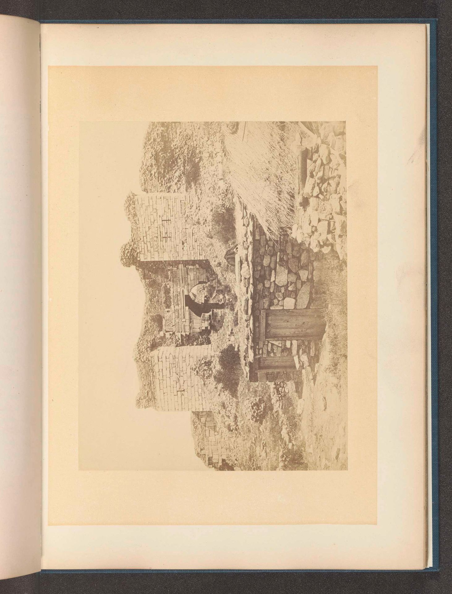 Gezicht op de Poort van de Vervolging op de heuvel van Ayasoluk by A. Svoboda