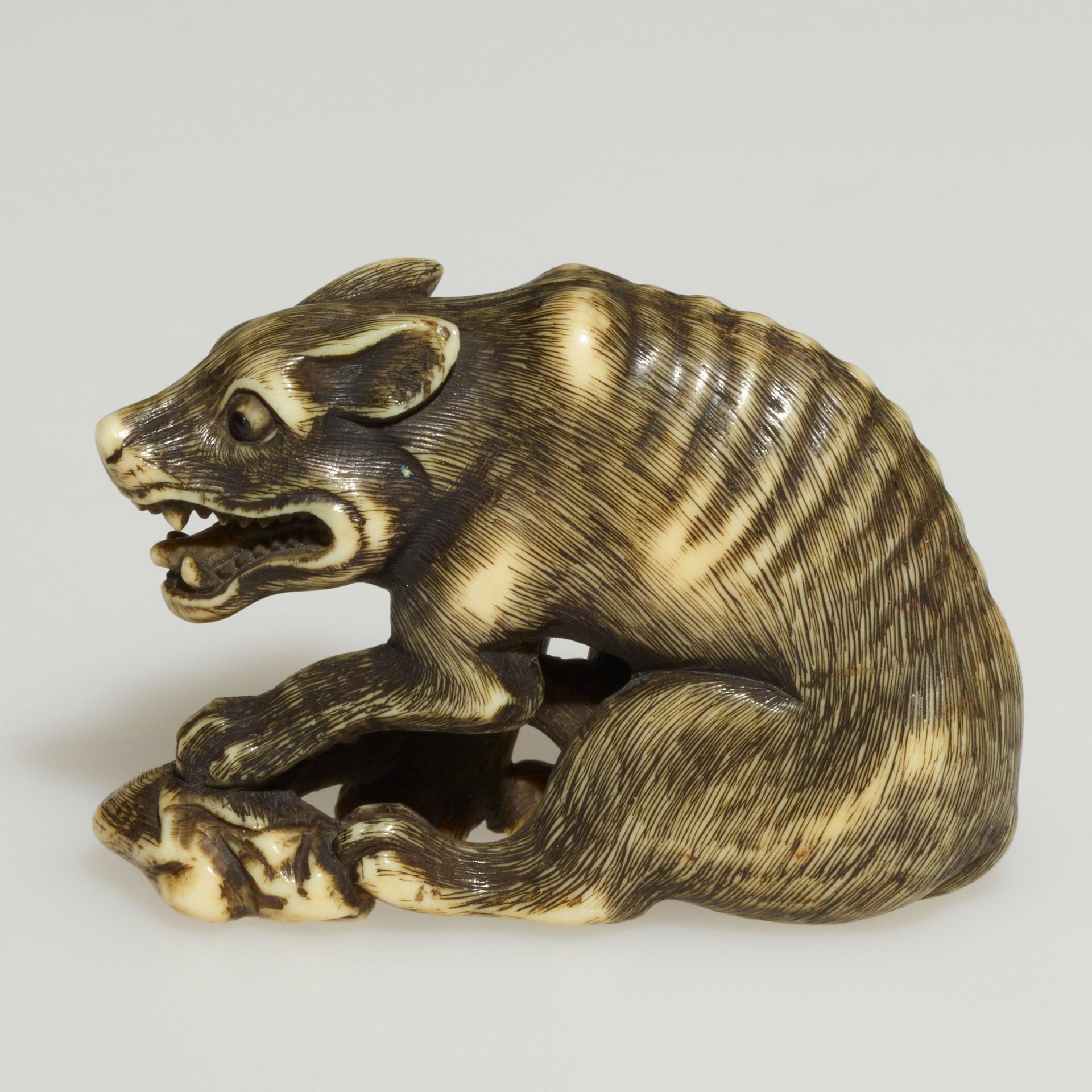 Wolf with deer leg by Tomotada