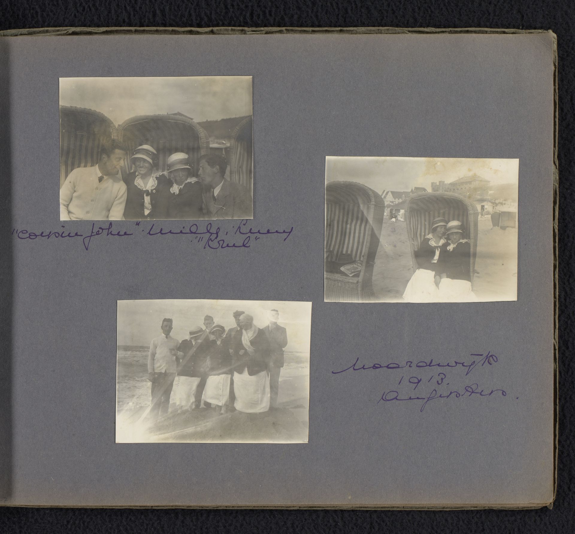 Vriendengroep op het strand van Noordwijk, met Willy Onnen, Lenny en 'Krul' by Anonymous