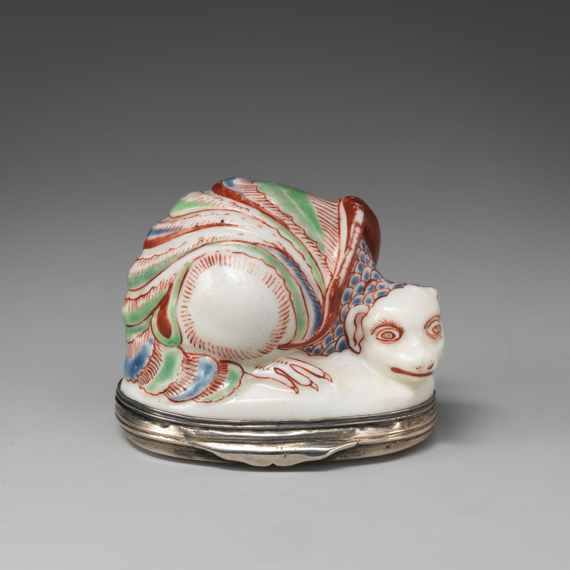 Snuffbox in the form of an armadillo by Saint-Cloud factory