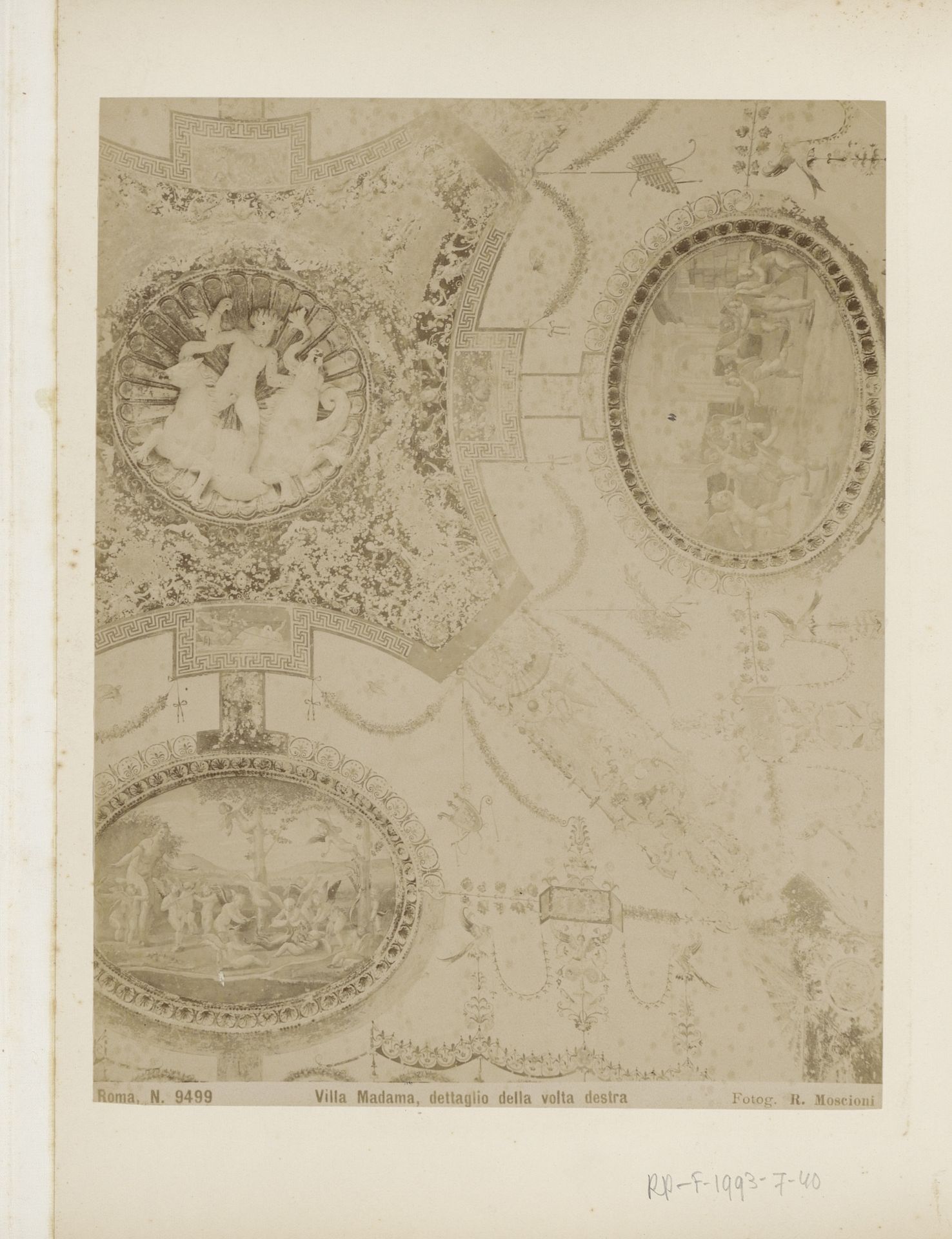 Detail van het rechter gewelf in de Villa Madama te Rome by Romualdo Moscioni