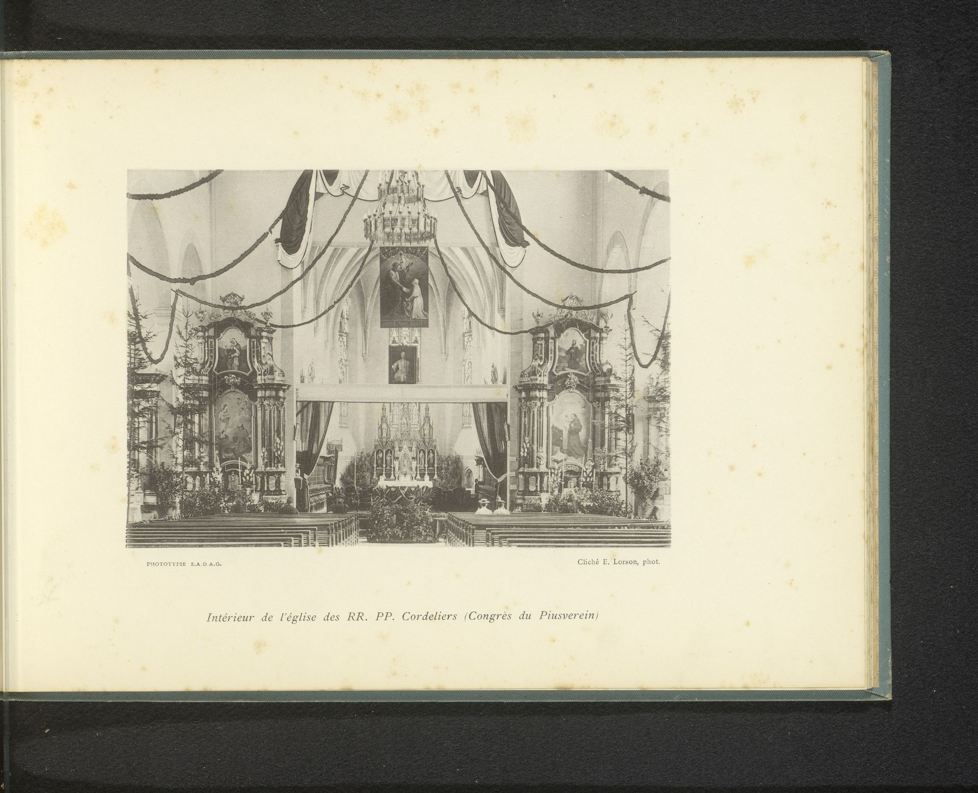 Interieur van de L’Eglise des Cordeliers in Fribourg by Ernest Lorson