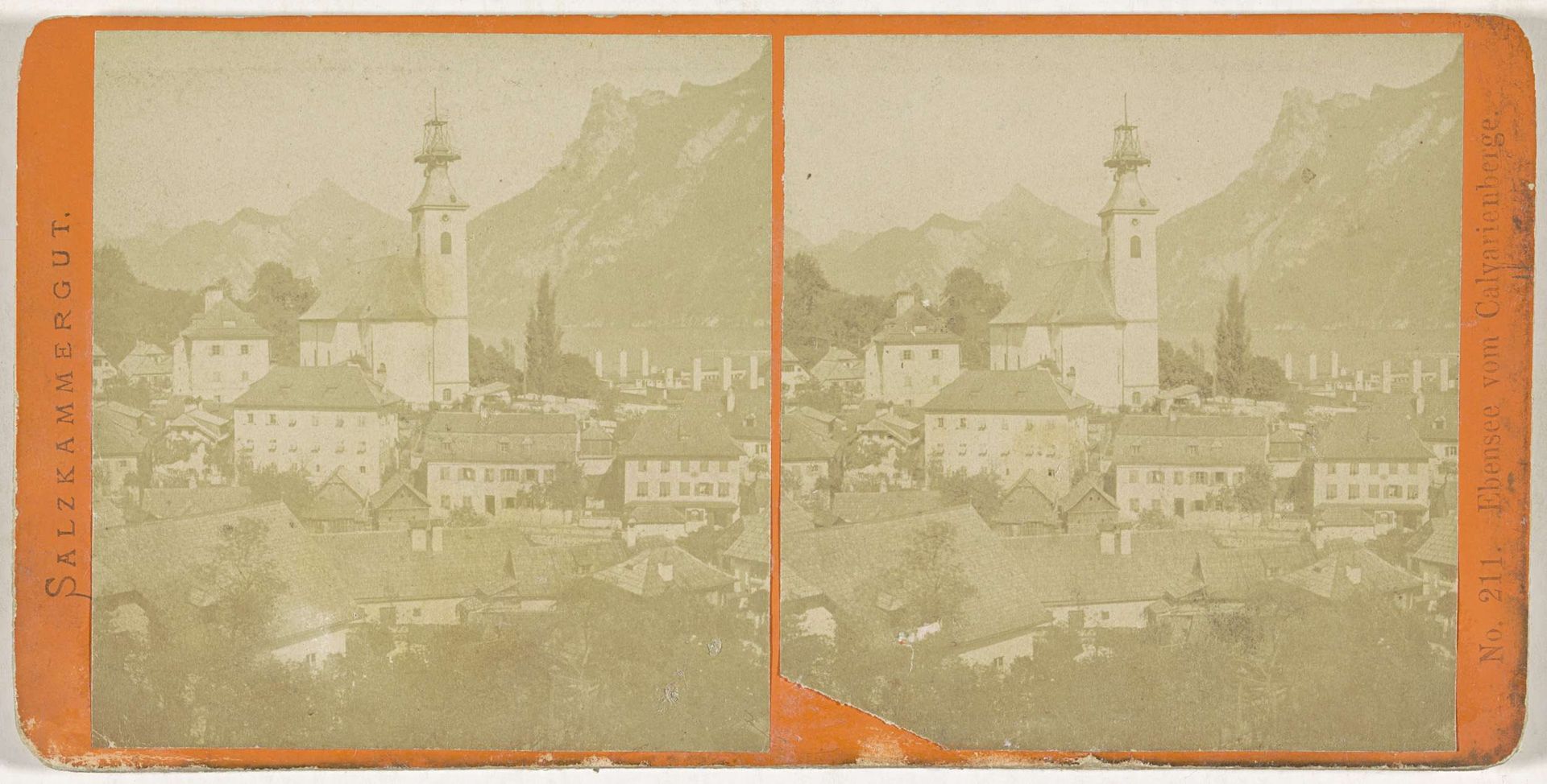 Gezicht op de parochiekerk van Ebensee, gezien vanaf de Calvarieberg by Anonymous