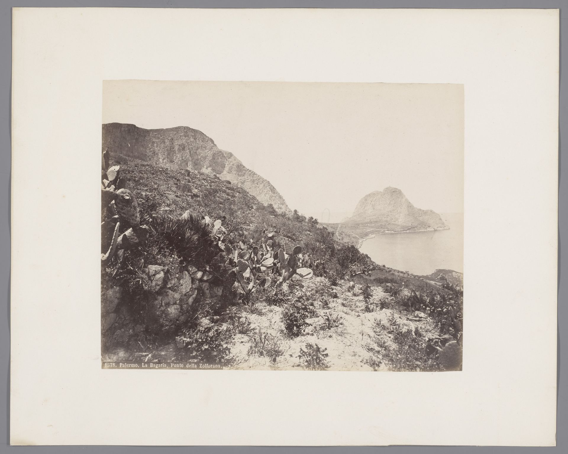 Kustlijn nabij Palermo, Italië by Roberto Rive