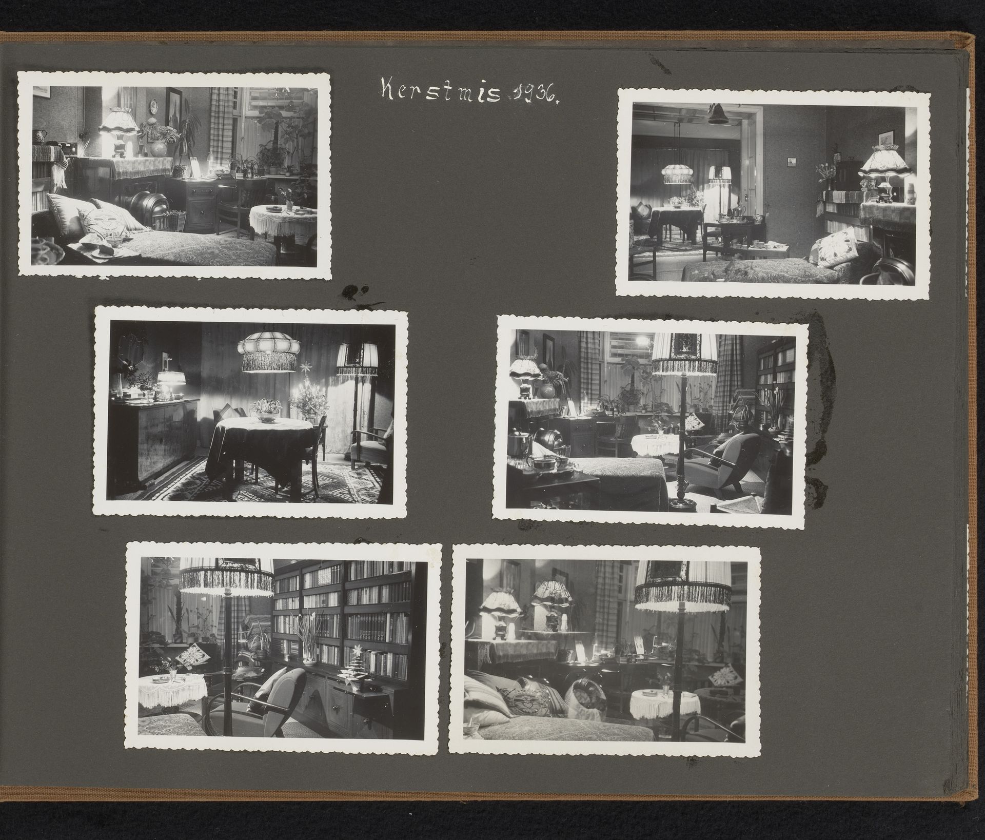 Interieur van Berti Hoppe en Herman Besselaar rond kerstmis by Herman Besselaar