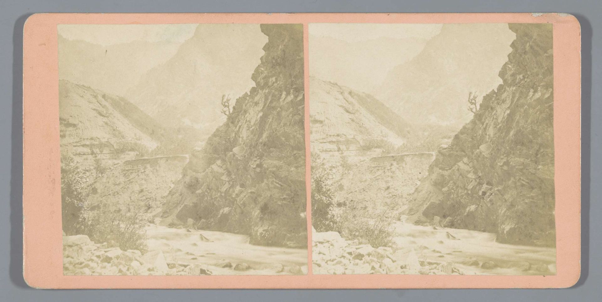 Weber-rivier stroomt door Devil's Gate, Utah by William Henry Jackson