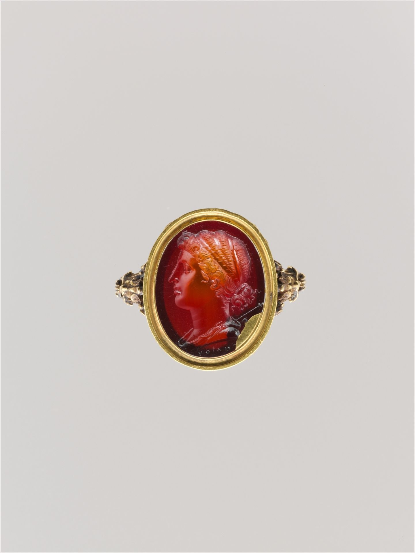 Carnelian oval set in a 17th–18th century gold ring by Gnaios