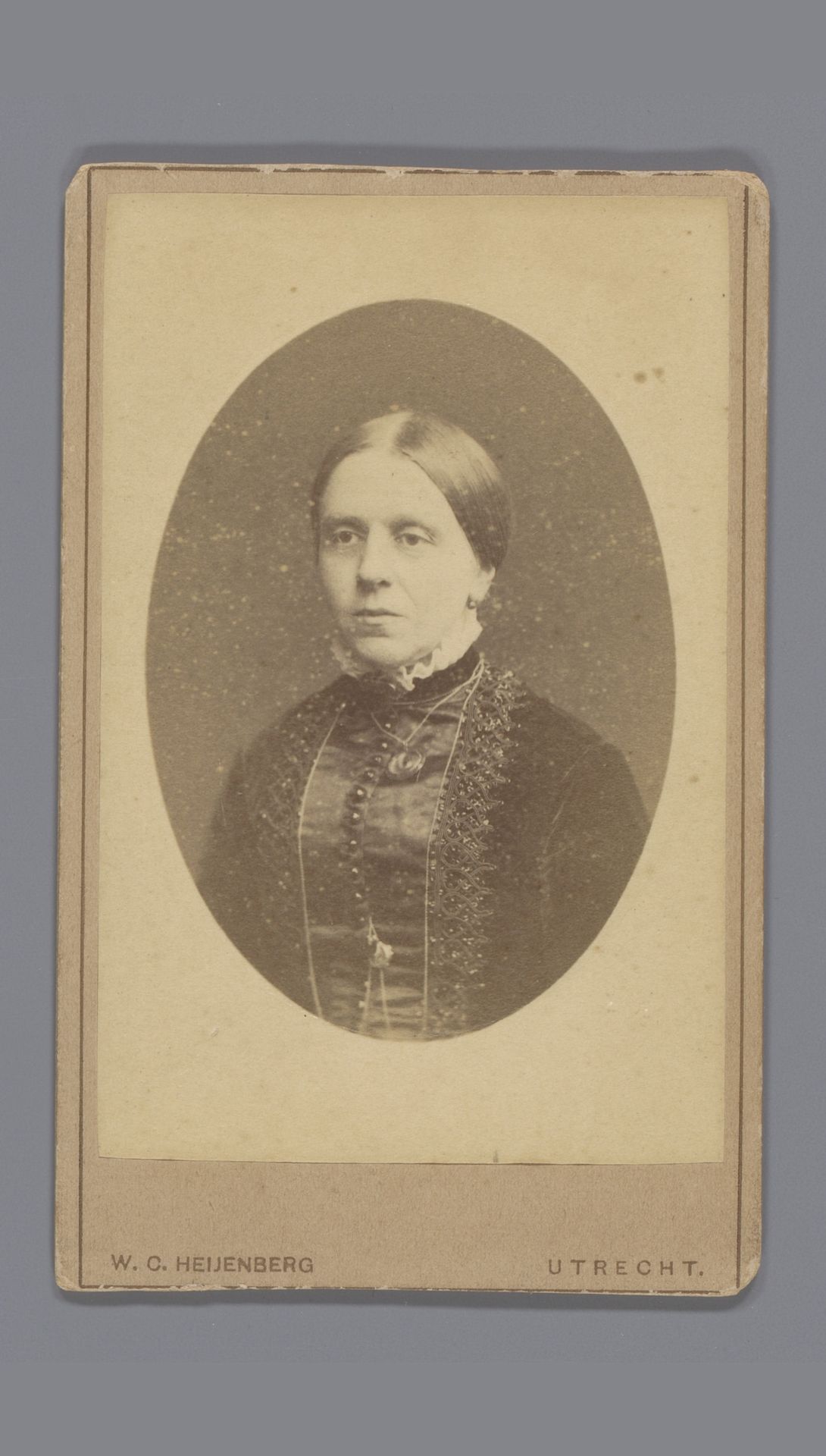 Portret van een onbekende vrouw by Willem Carel Heijenberg