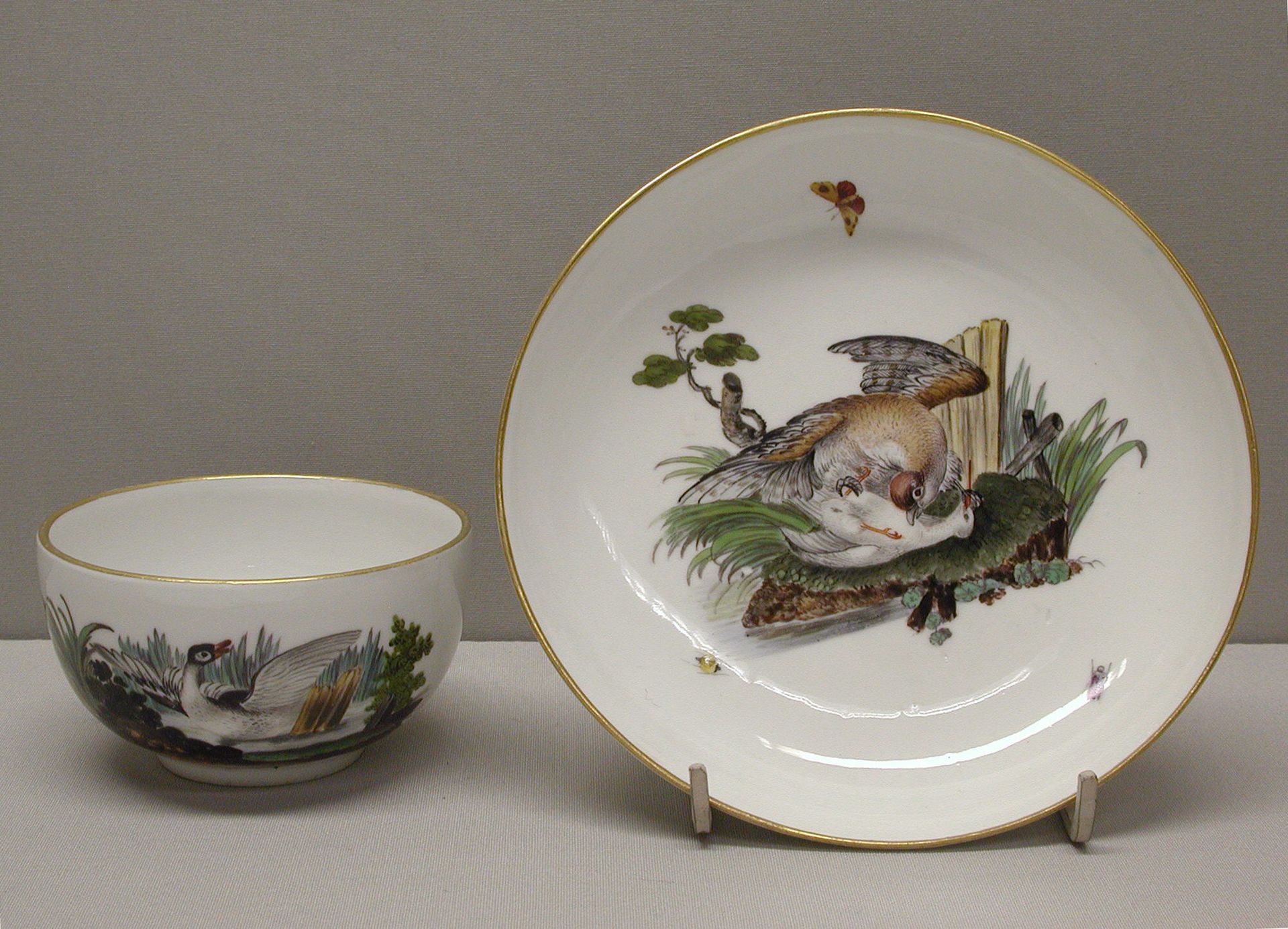 Teacup and saucer by Höchst Manufactory