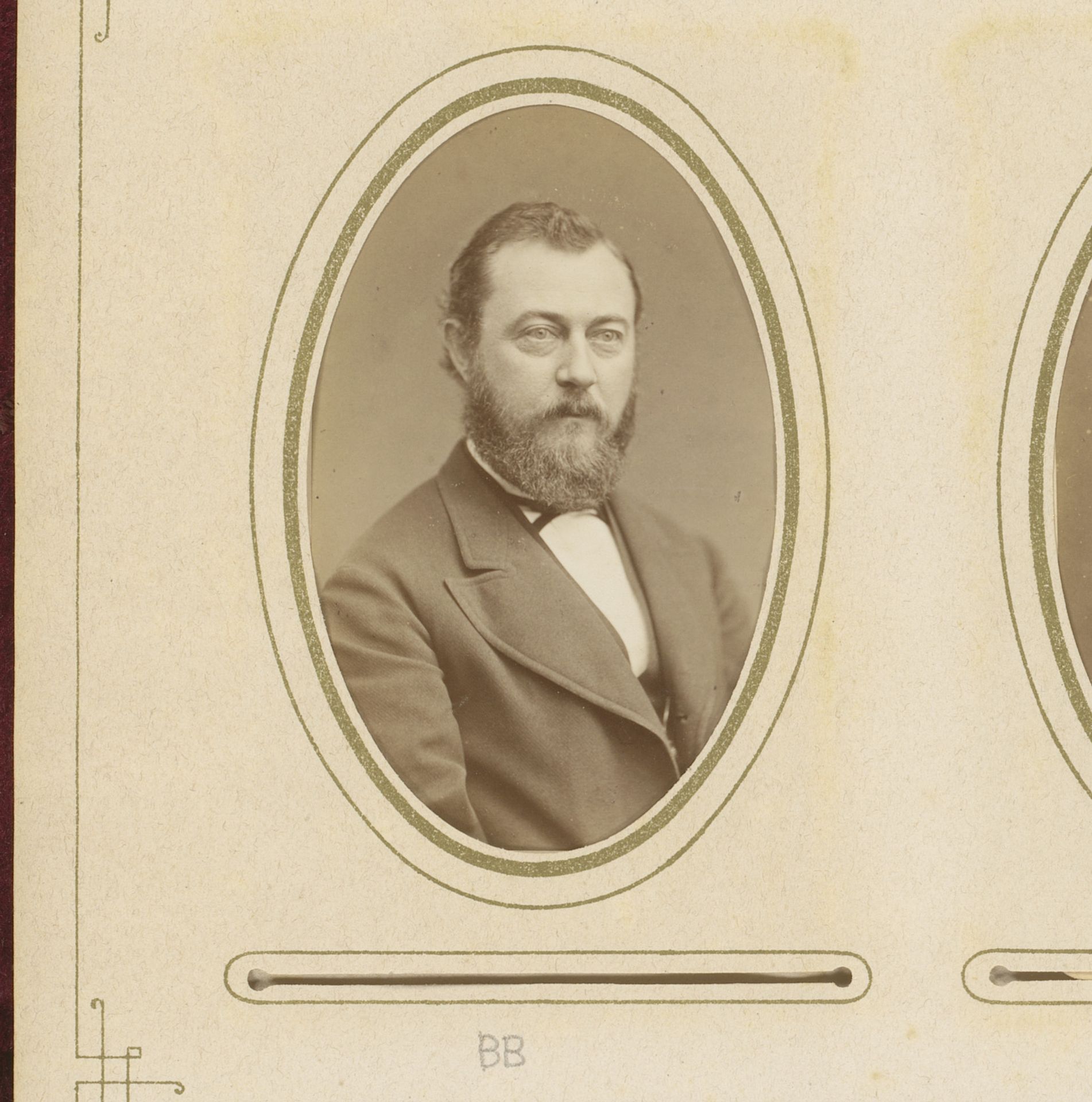 Portret van een man met snor en baard by Albert Greiner