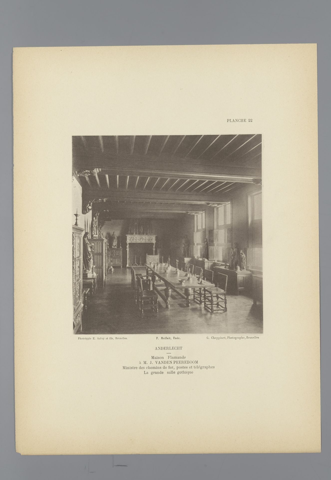 Gezicht op een zaal in gotische stijl in het huis van J. vanden Peereboom in Anderlecht, België by G. Choppinet