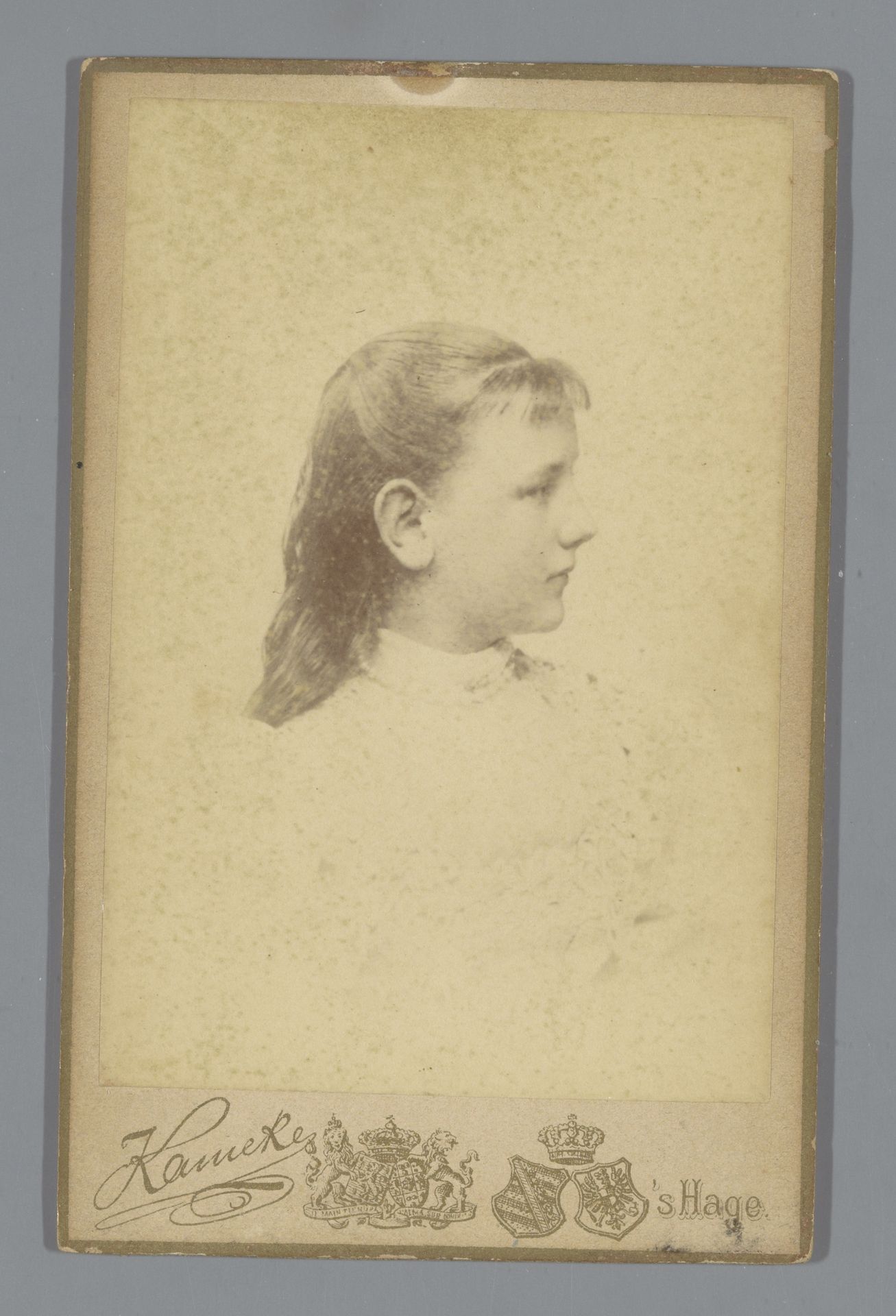 Portret van koningin Wilhelmina by Kameke