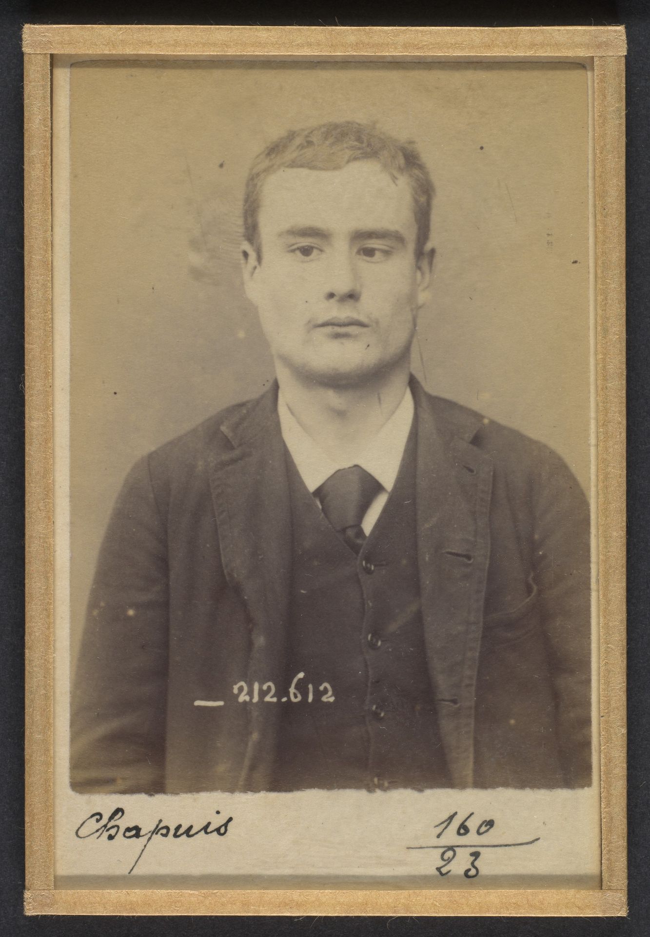 Chapuis. Charles, Paul. 17 ans, né le 22/3/76 à Paris VIle. Tapissier. Anarchiste. 7/1/94 by Alphonse Bertillon