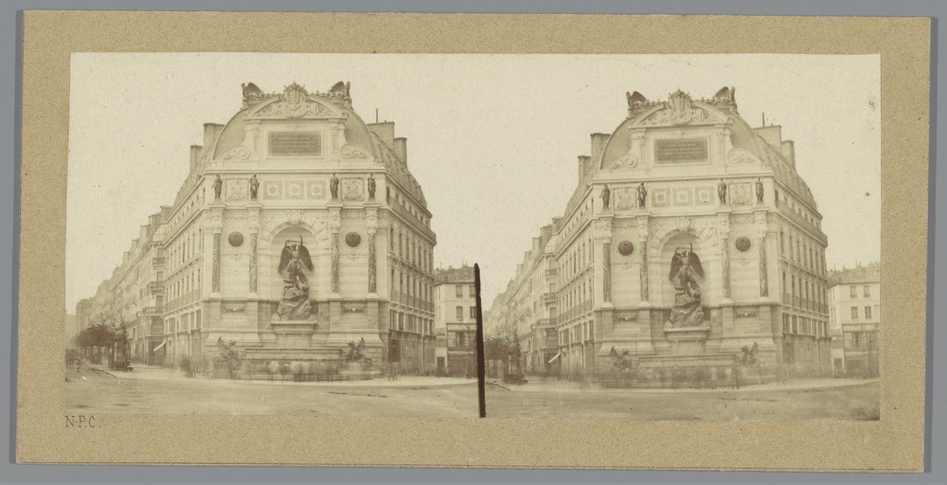 Gezicht op de Fontaine Saint-Michel in Parijs by Noël Paul Chapus