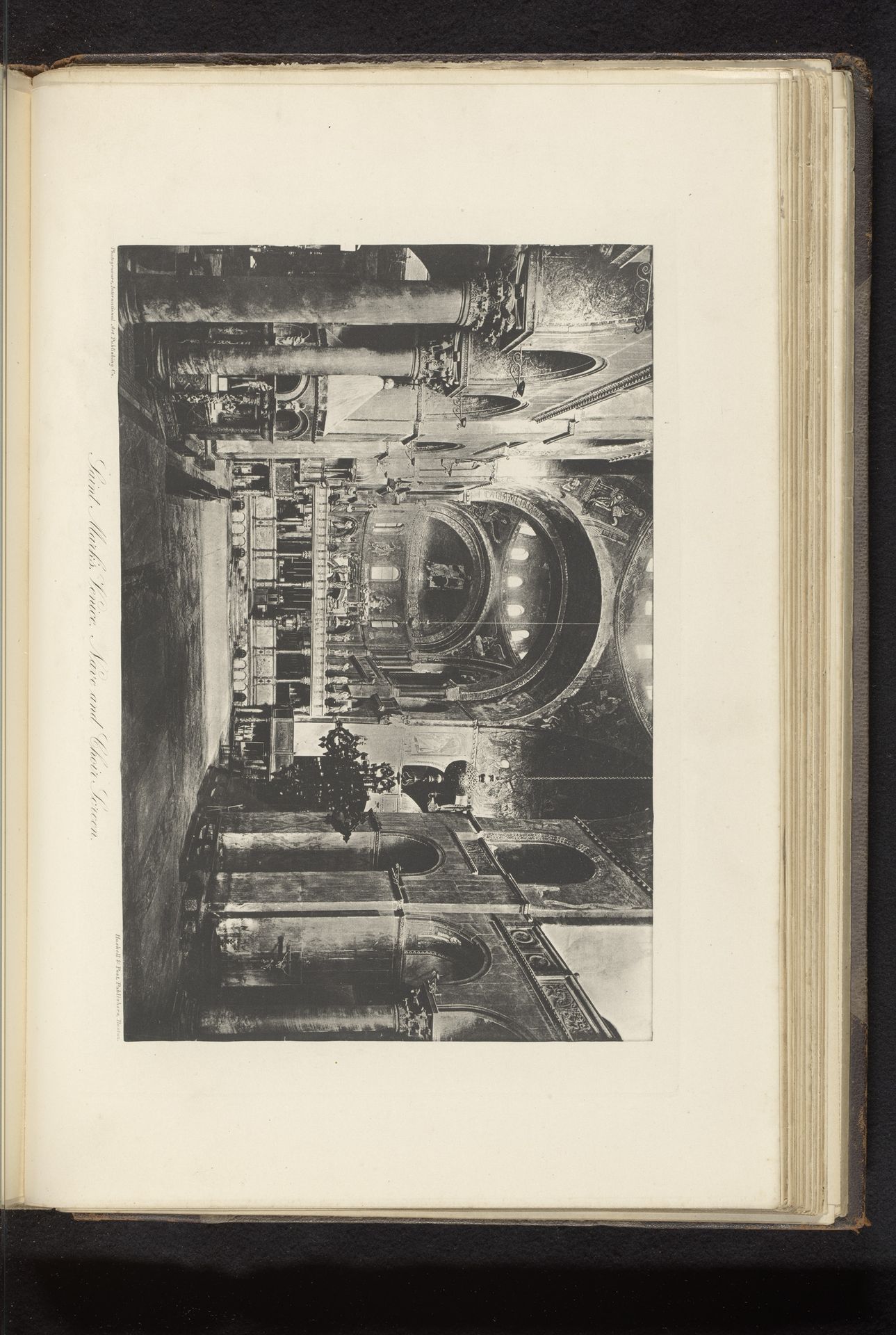 Interieur van de Basiliek van San Marco te Venetië by Anonymous