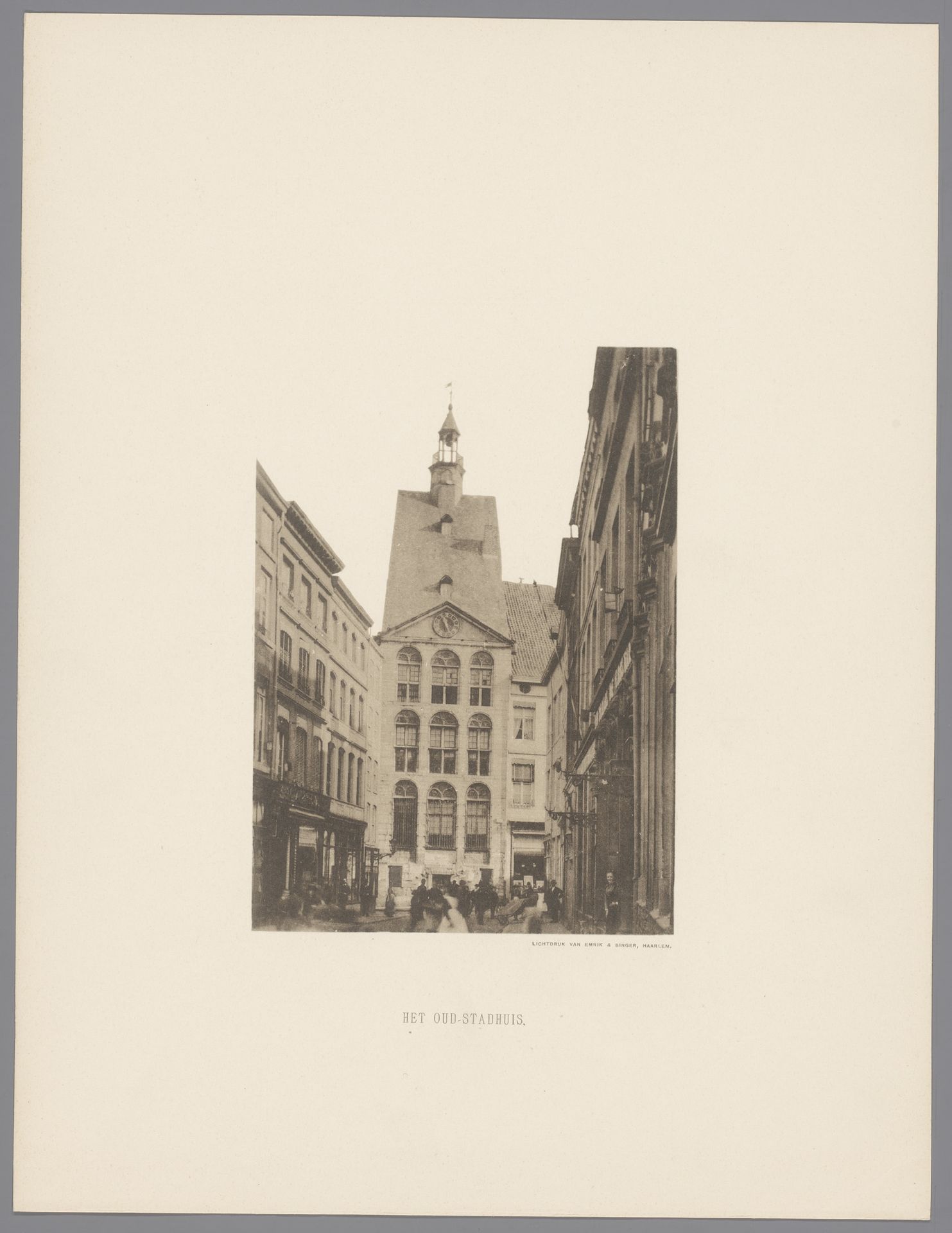 Gezicht op het oud-stadhuis te Maastricht by anoniem (Monumentenzorg)