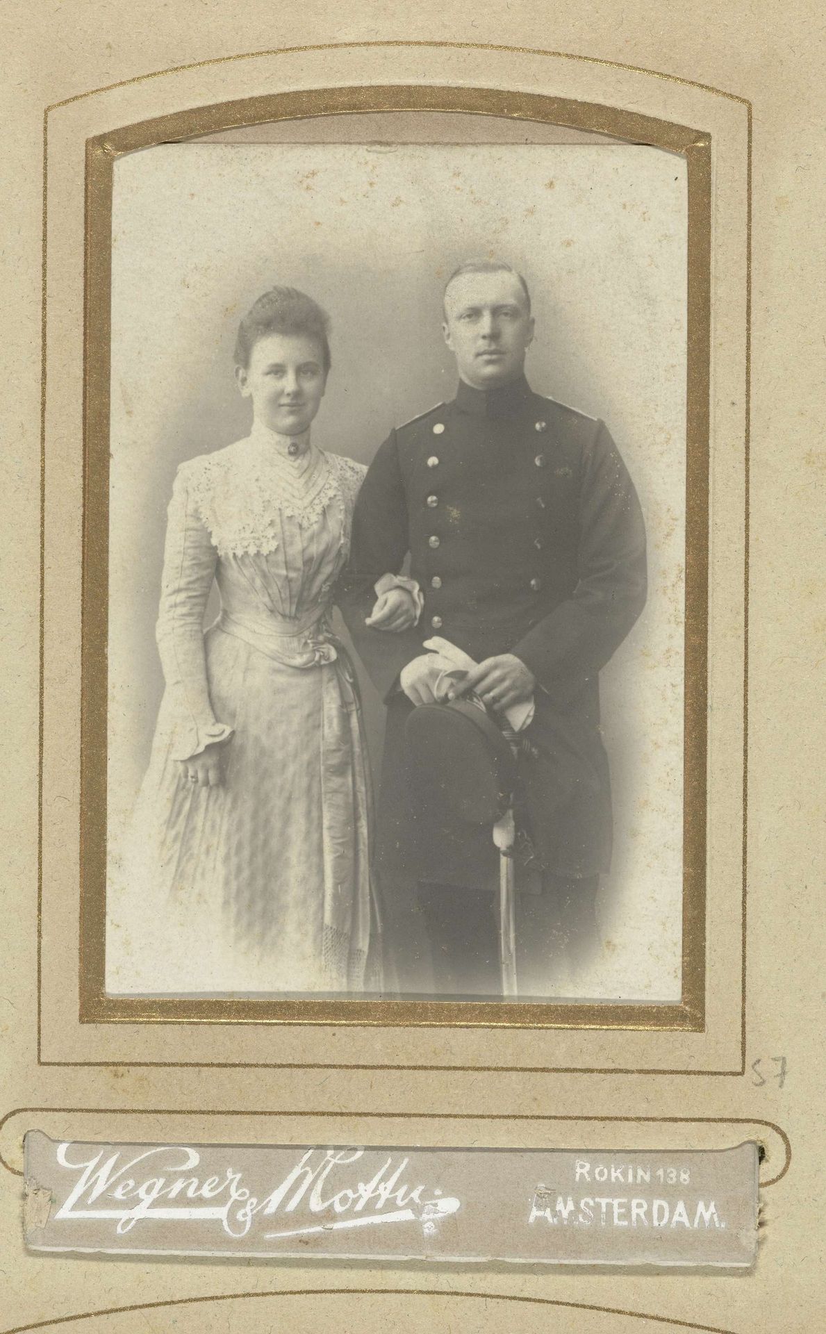 Verlovingsportret van koningin Wilhelmina en prins Hendrik by Wegner & Mottu
