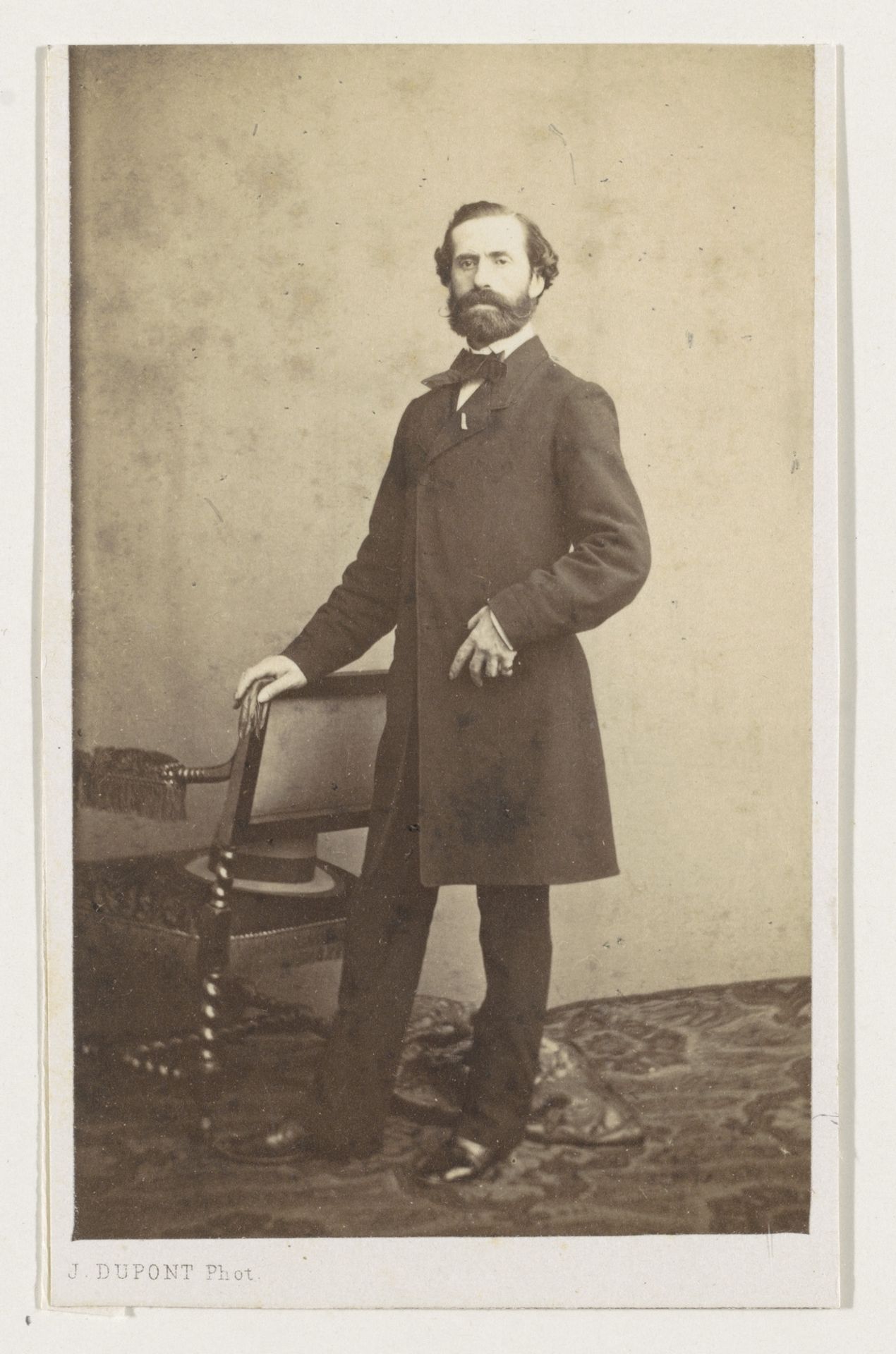 Portret van de schilder Joseph Bellemans, ten voeten uit by Joseph Dupont