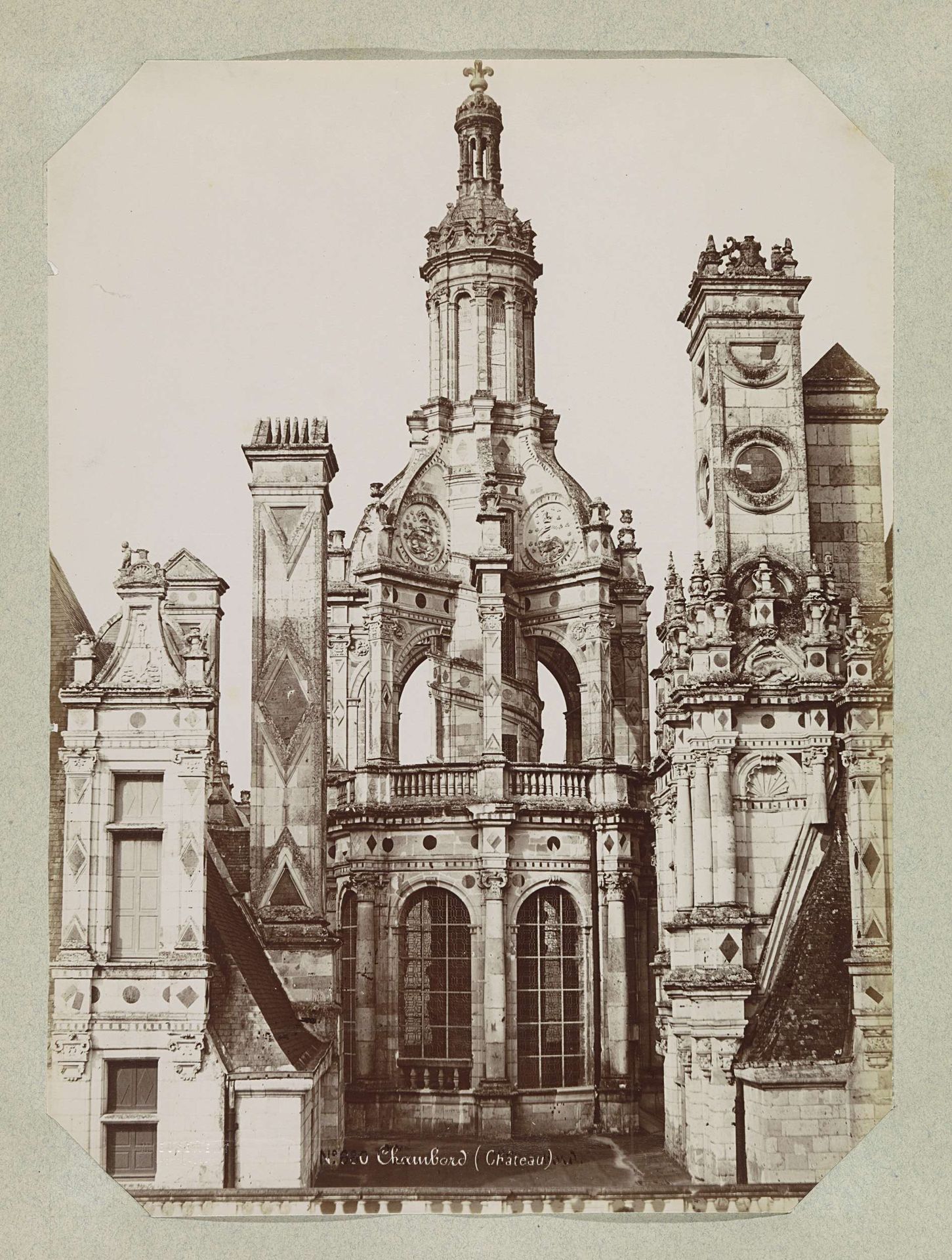 Exterieur van de Tour lanterne van het kasteel van Chambord by Médéric Mieusement
