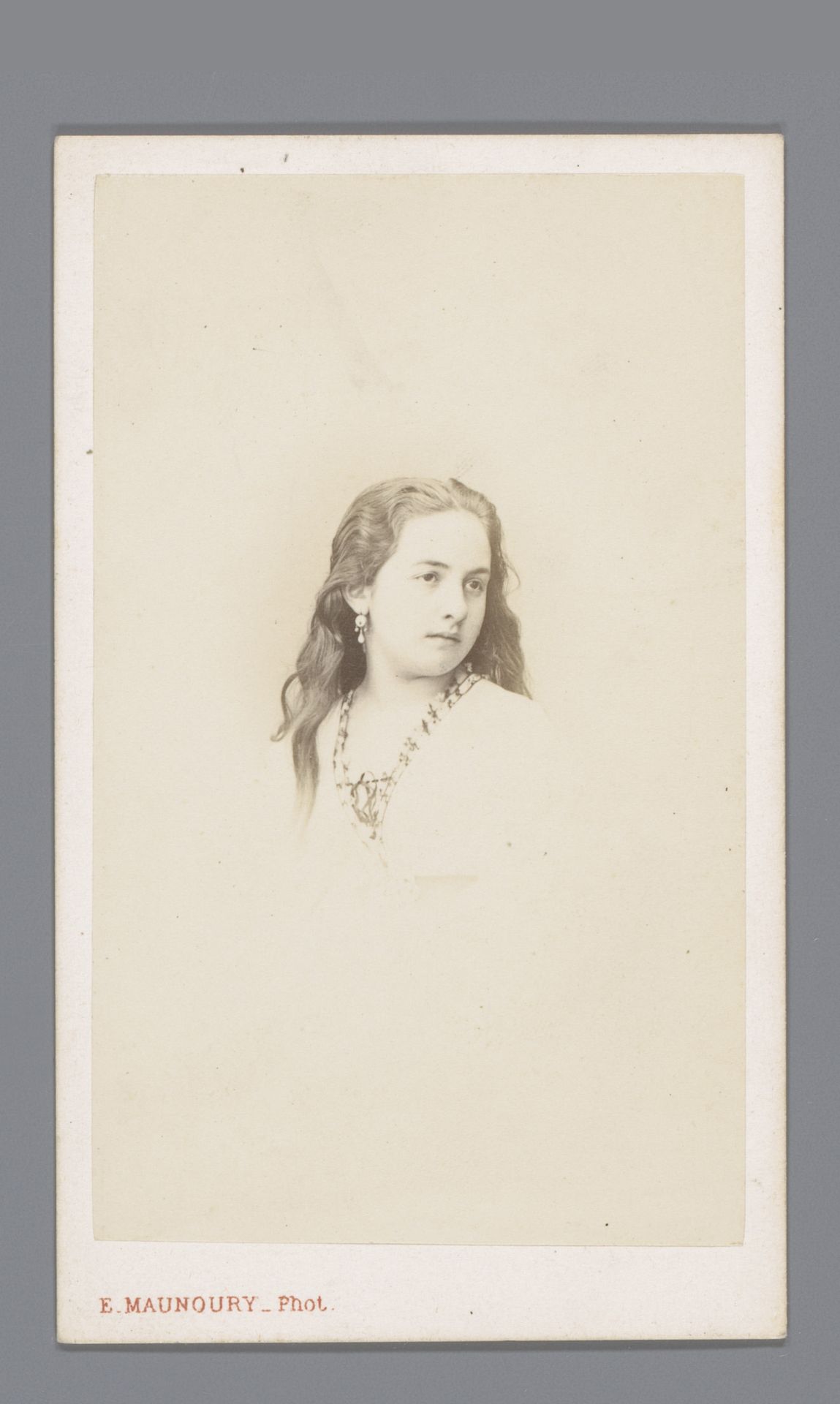 Portret van een onbekend meisje by Eugène Manoury