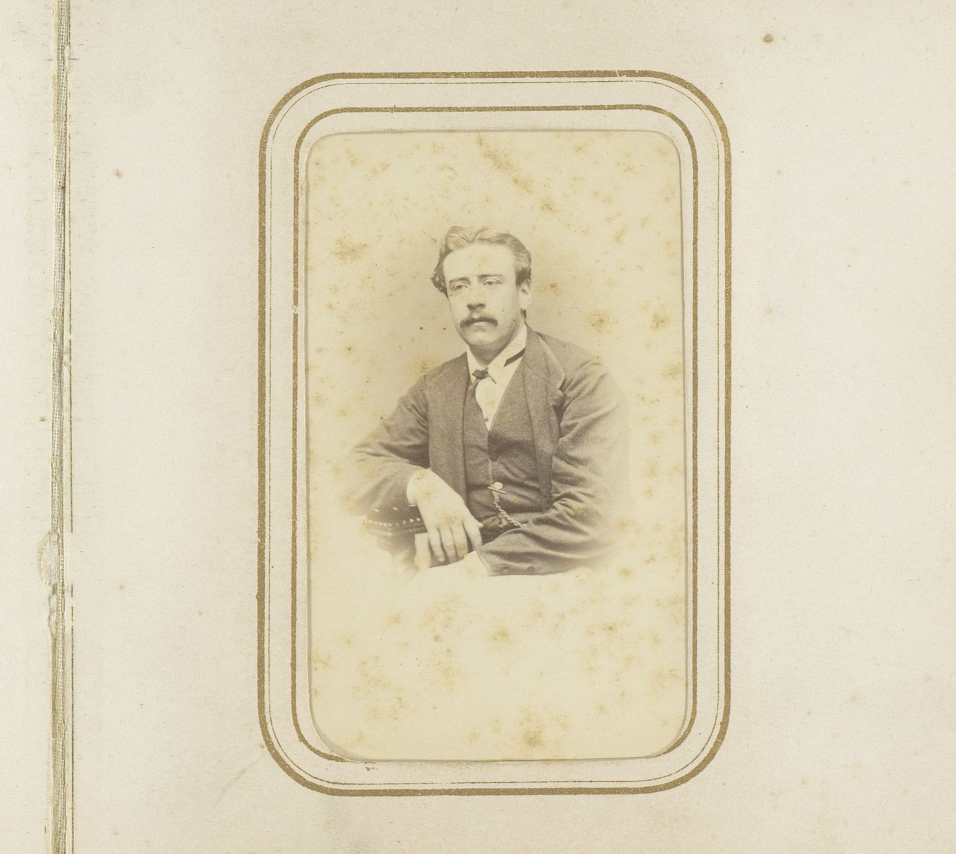 Portret van een man met snor by Albert Greiner