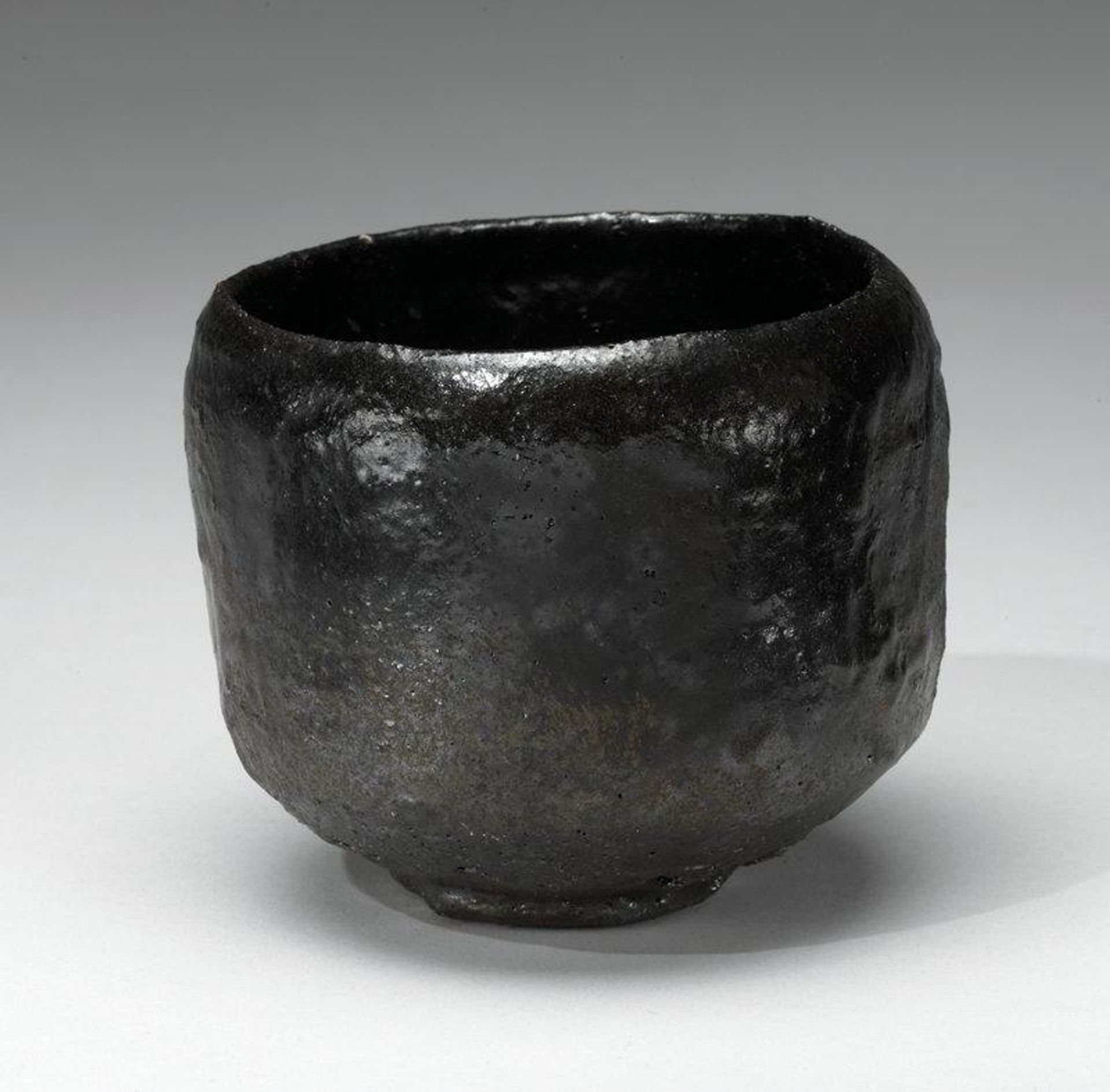 Rakukei Hidashiguro-style tea bowl by Tsujimura Shirō