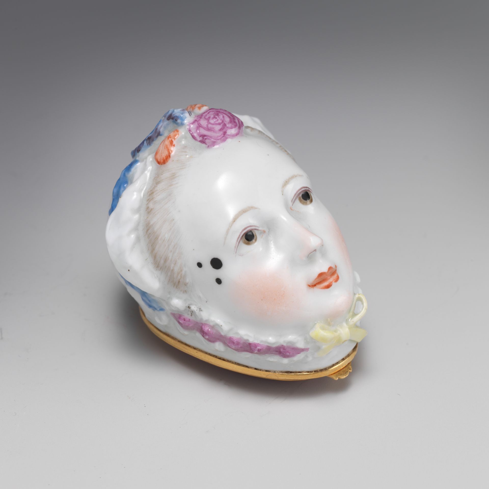 Lady's head by Chelsea Porcelain Manufactory