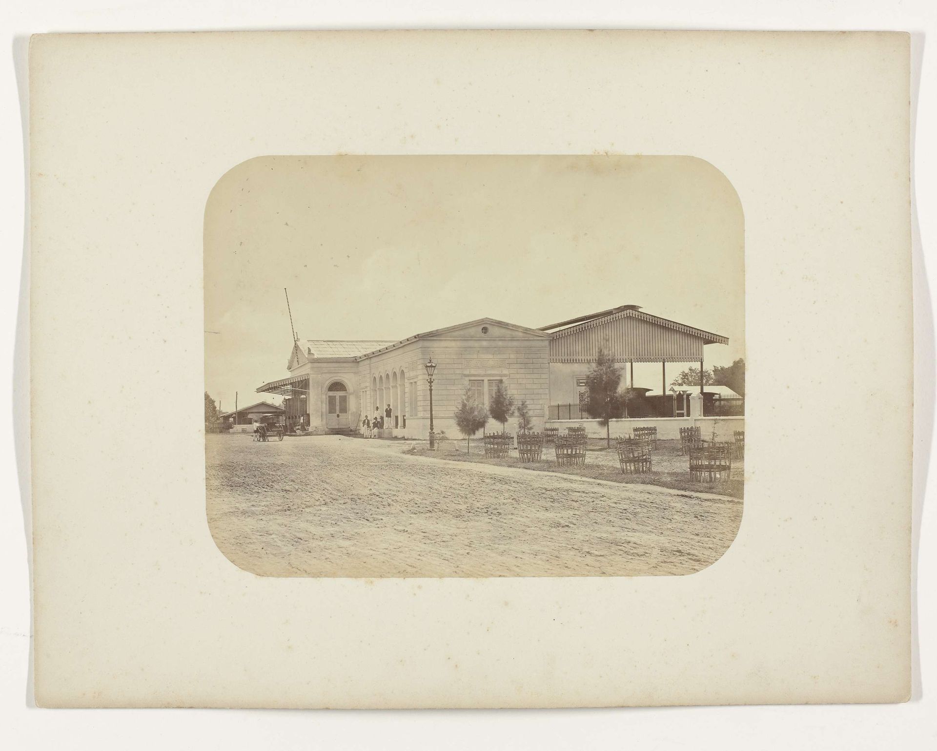 Station van Surabaya by Herman Salzwedel
