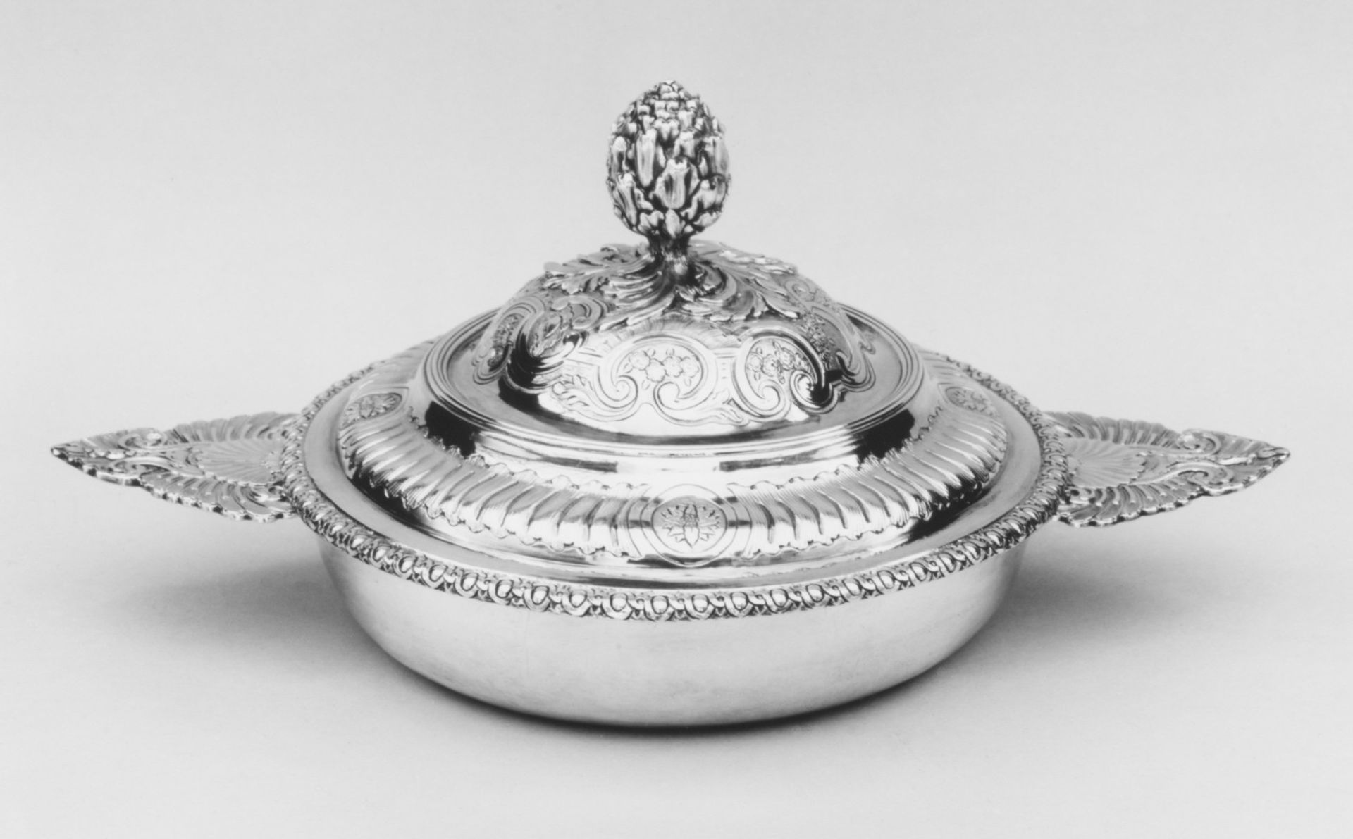 Broth bowl with cover (écuelle) by Éloi Guérin