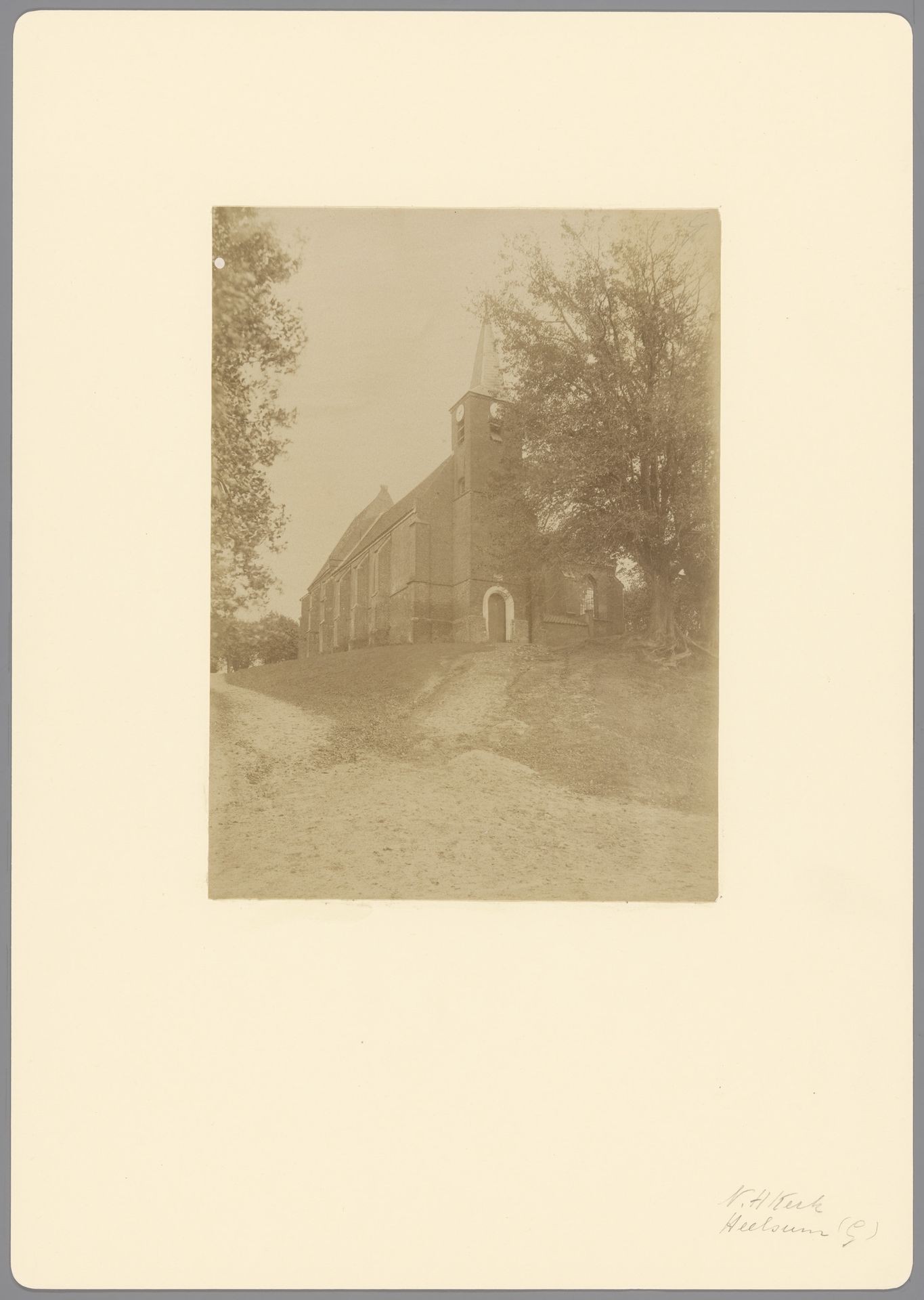 Gezicht op de Hervormde Kerk te Heelsum by anoniem (Monumentenzorg)