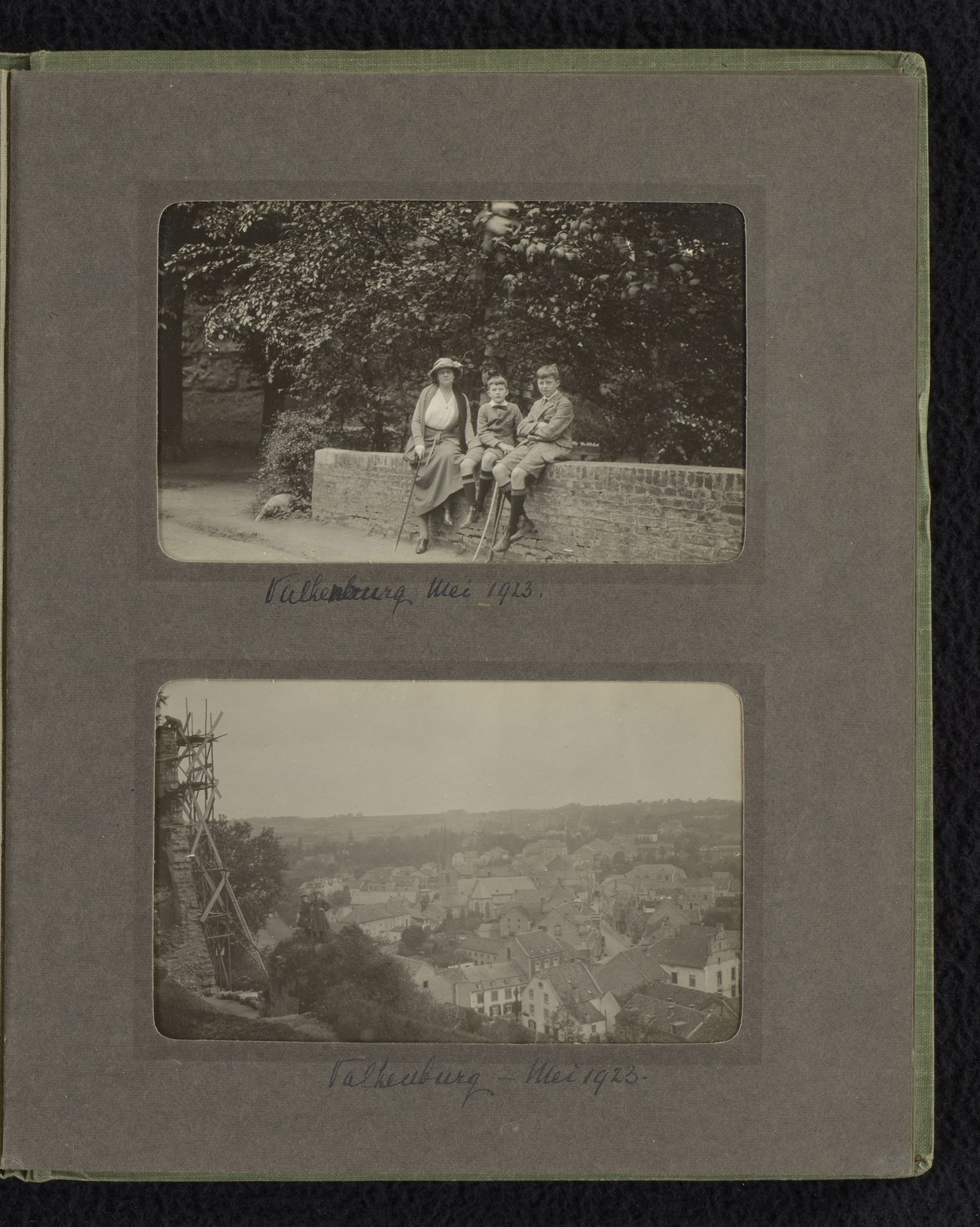Twee foto's van de familie Van den Berg in Valkenburg, mei 1923 by Hendrik Herman van den Berg