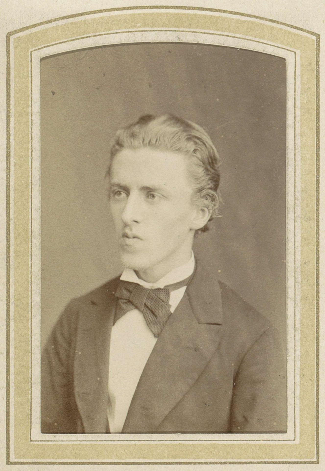 Portret van een jongeman by Albert Greiner